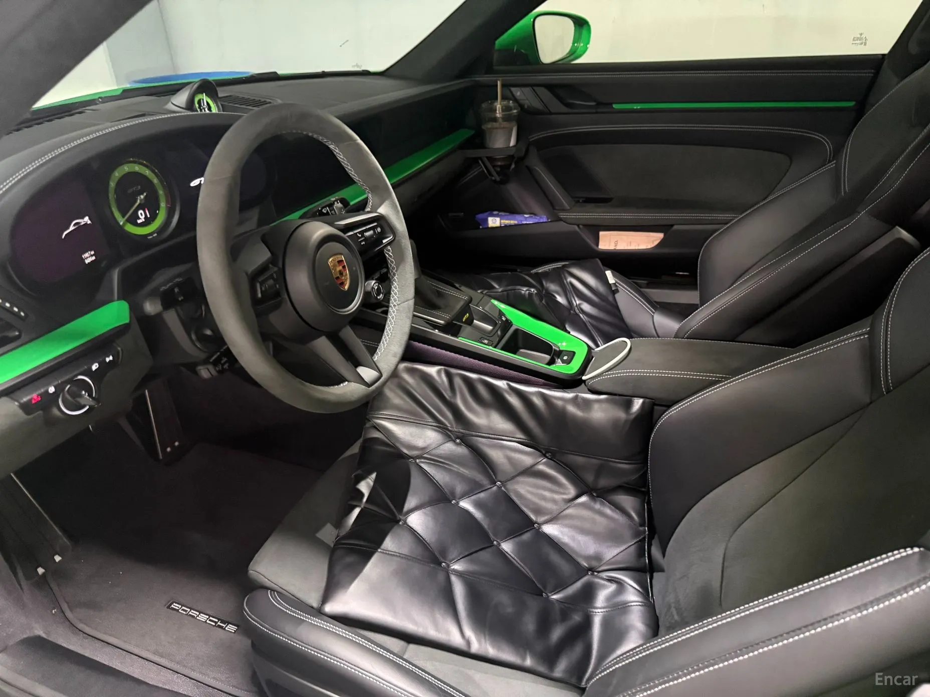 Porsche 911 (992) превью 6