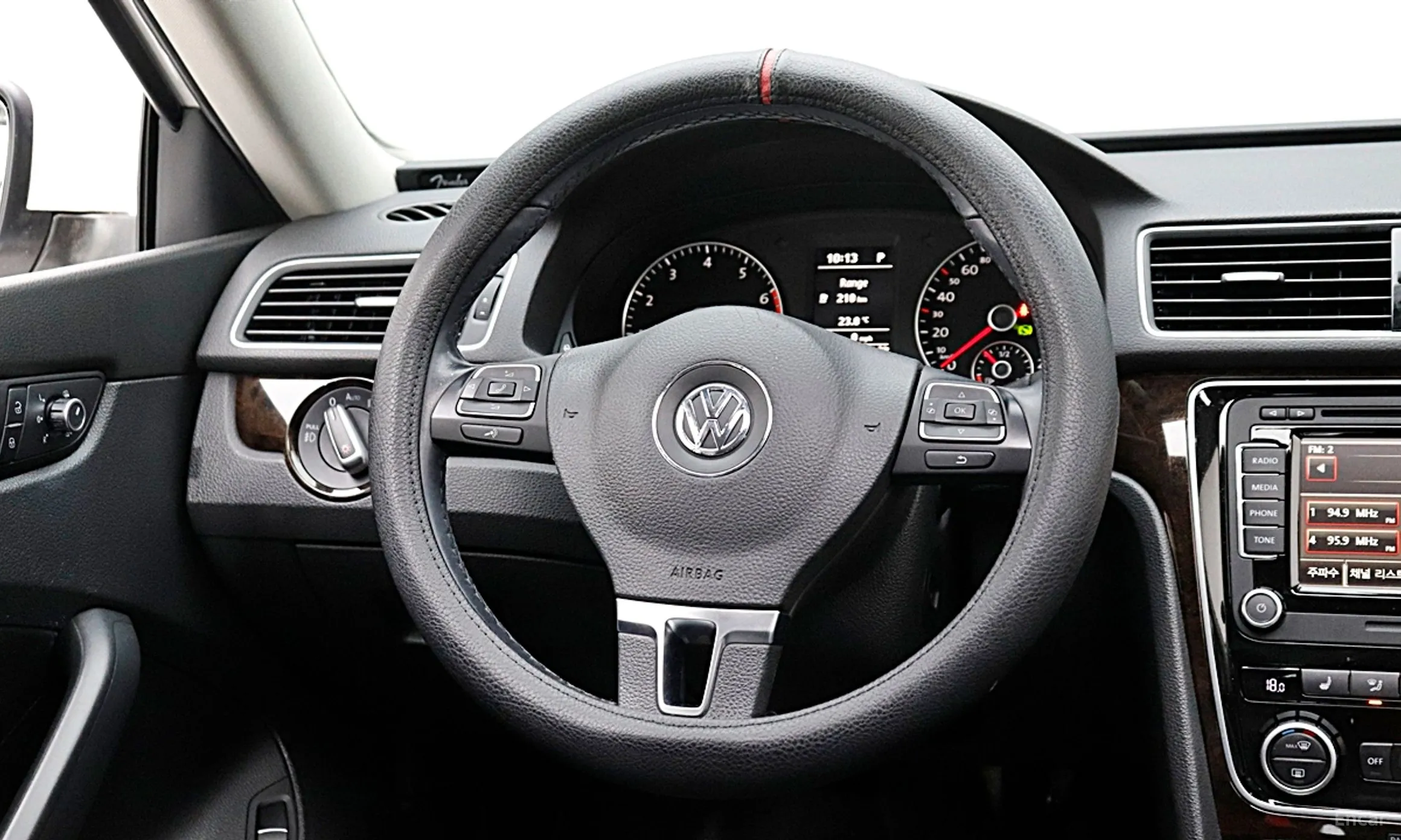 Volkswagen The New Passat превью 15