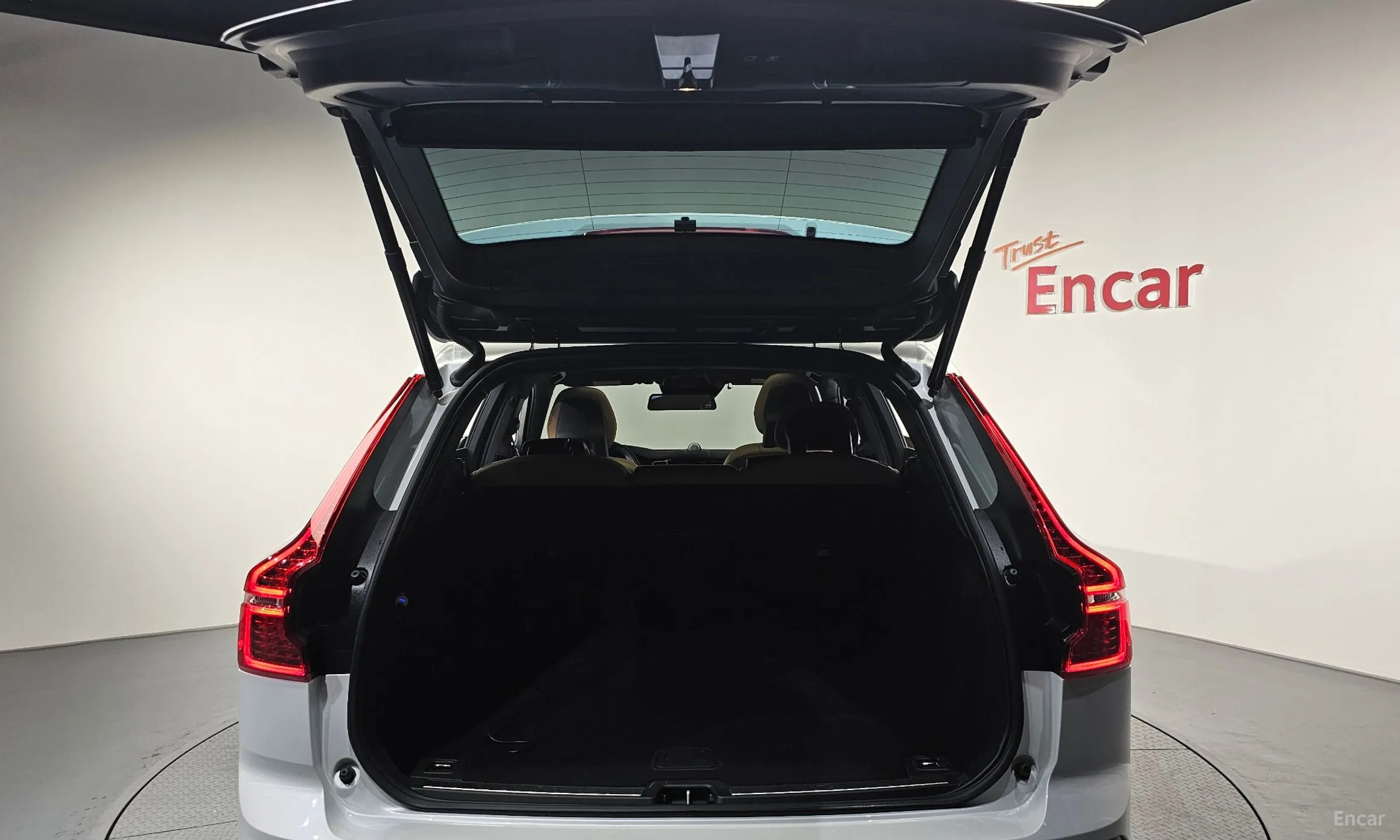 Volvo XC60 Gen 2 превью 18
