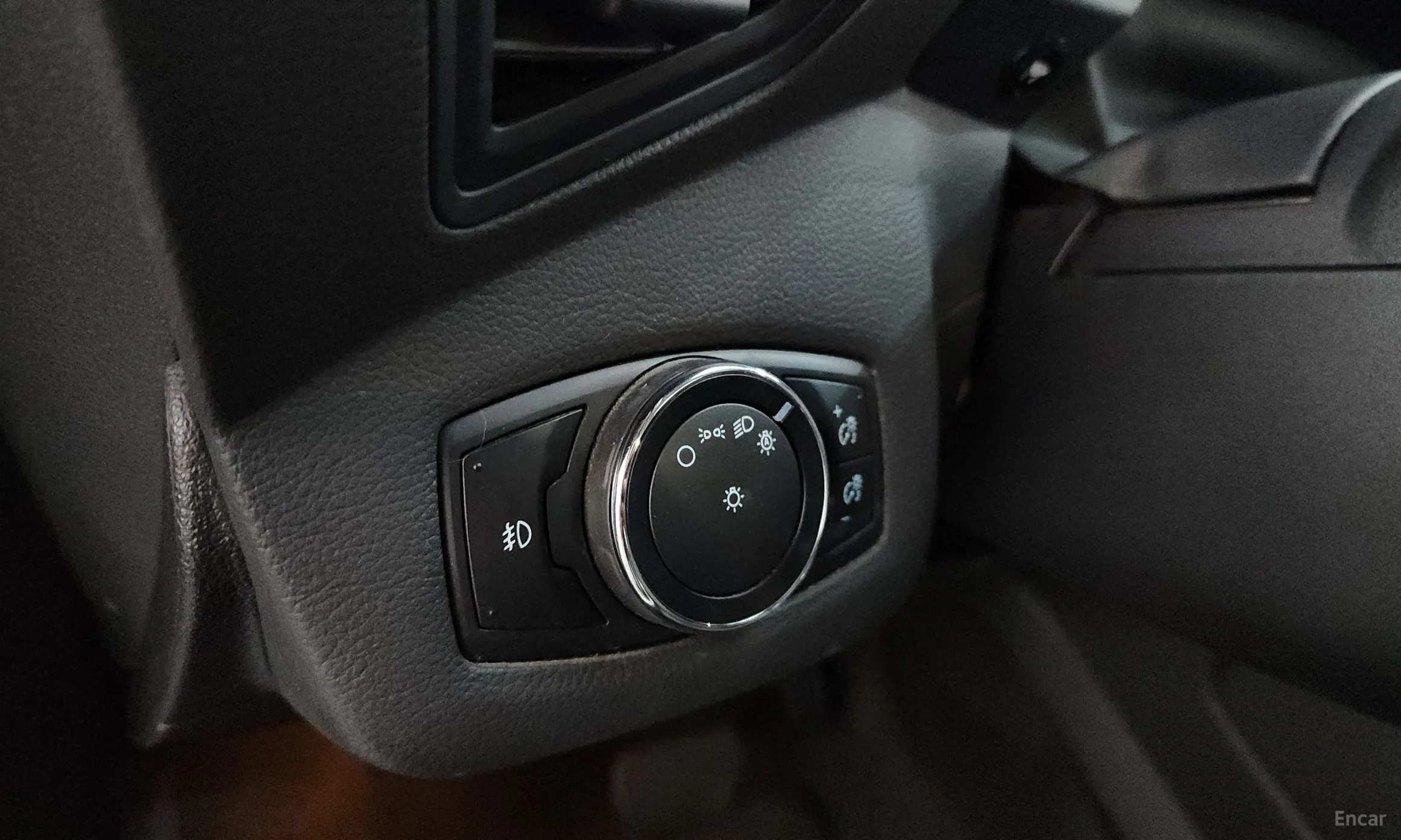 Ford Escape превью 20