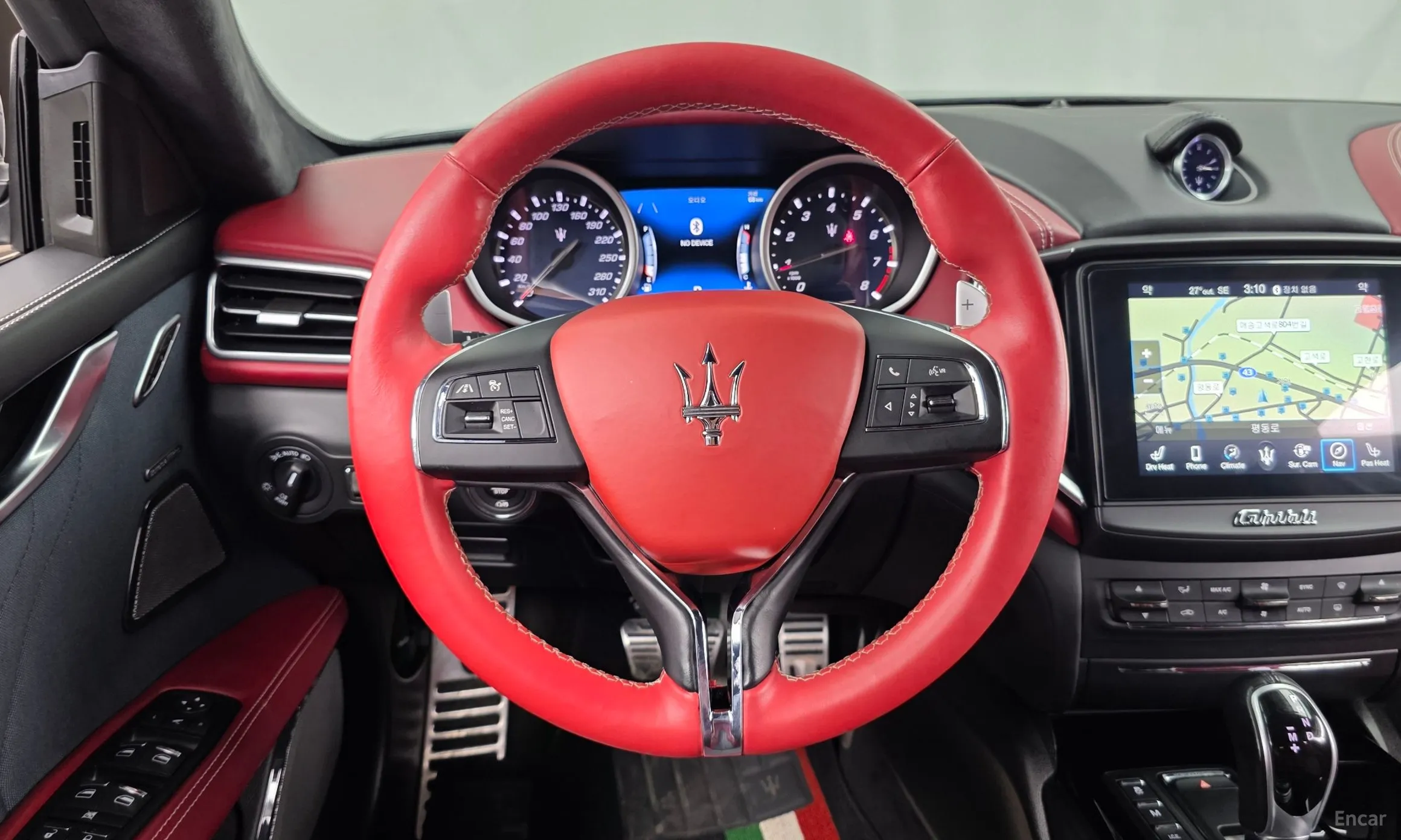 Maserati Ghibli превью 13