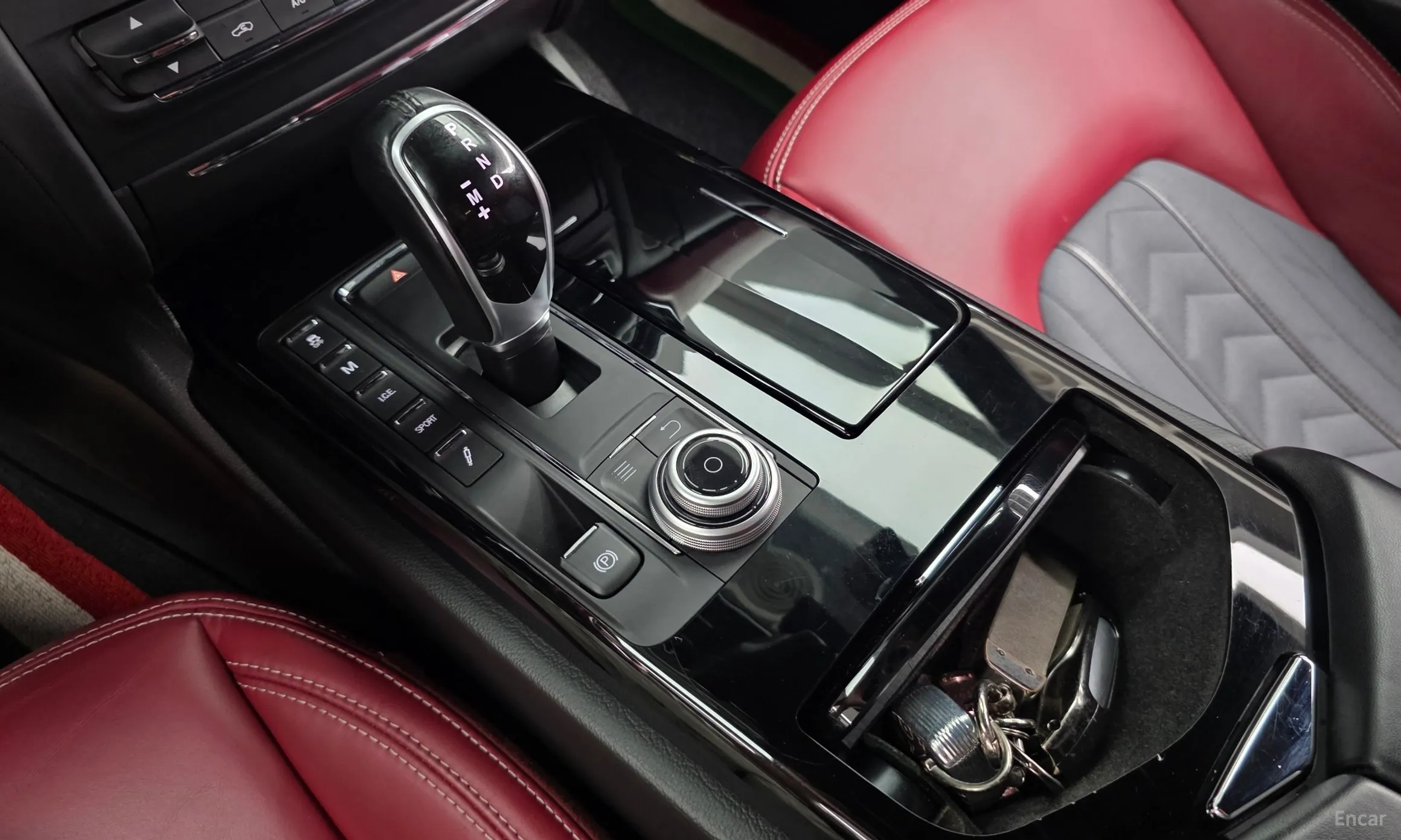 Maserati Ghibli превью 9