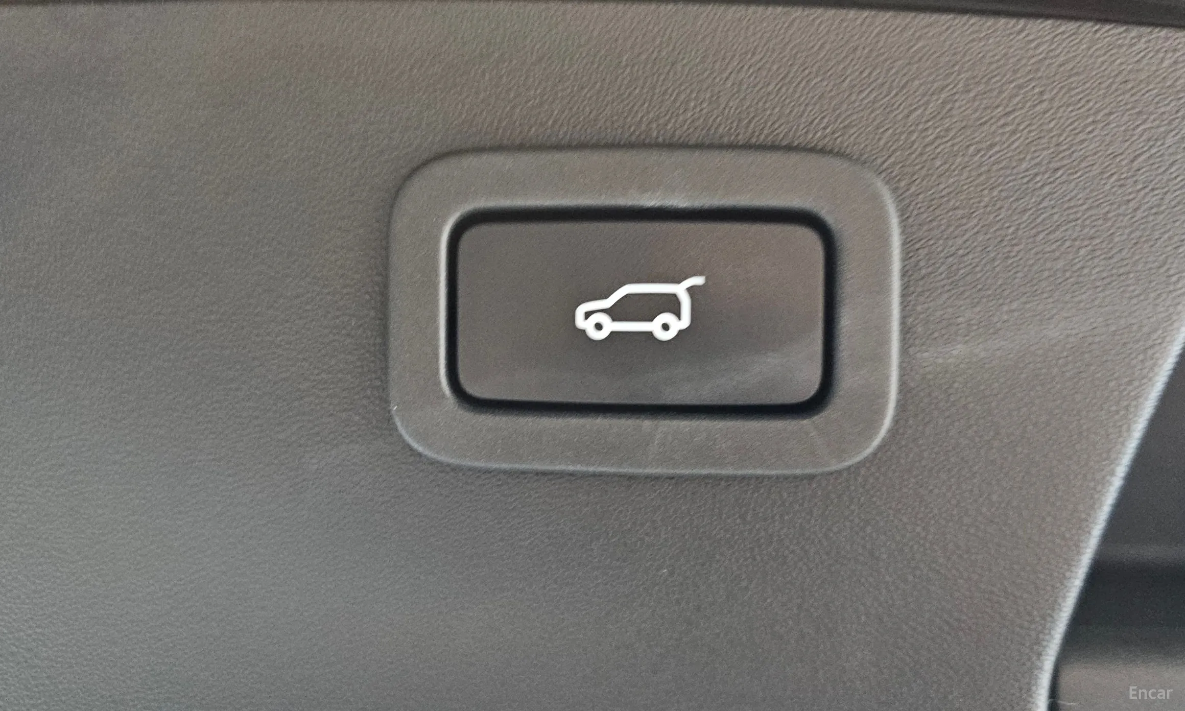 Jaguar E-PACE превью 17