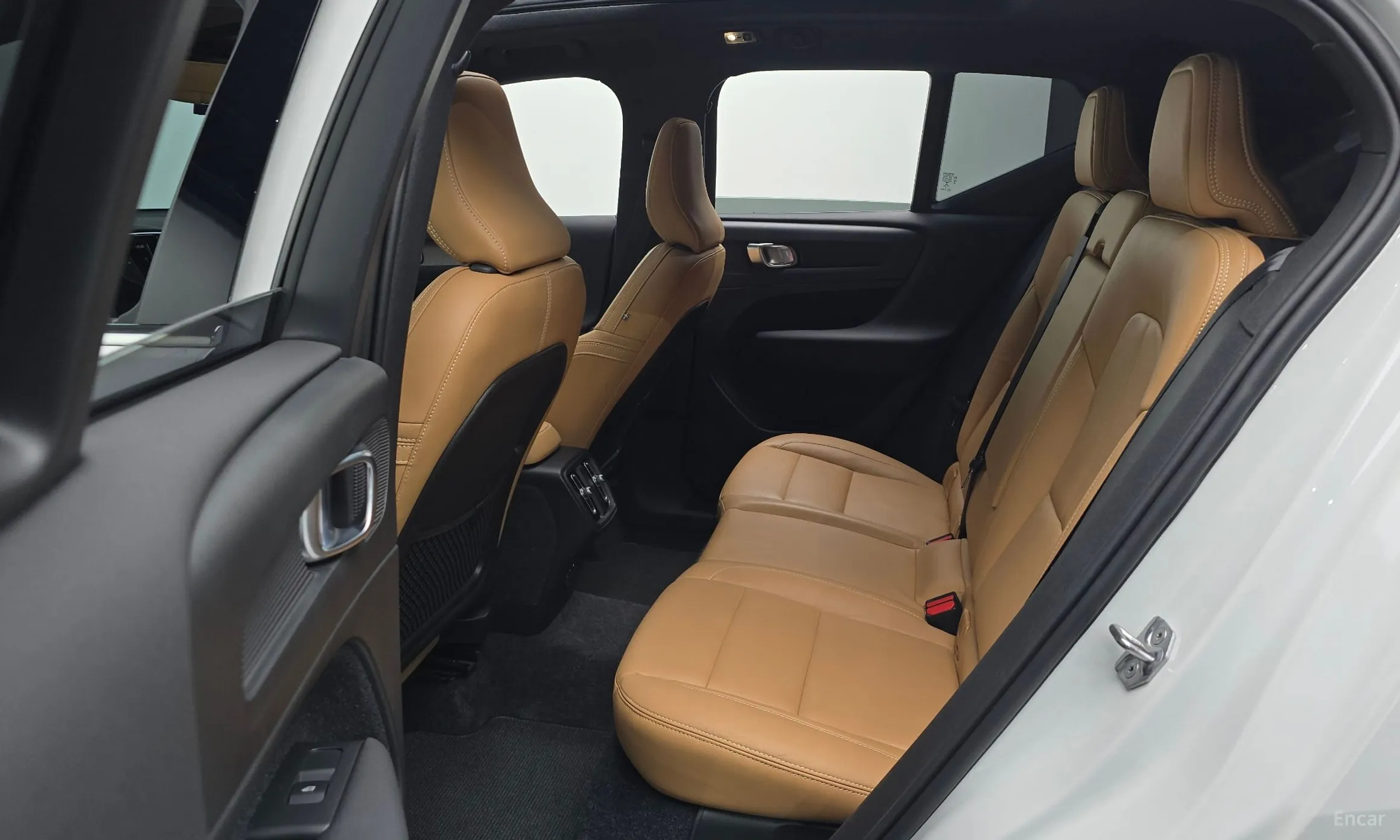 Volvo XC40 превью 12