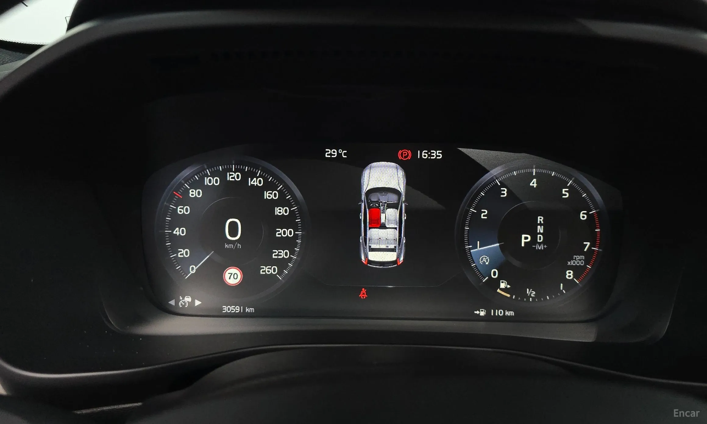 Volvo XC40 превью 8