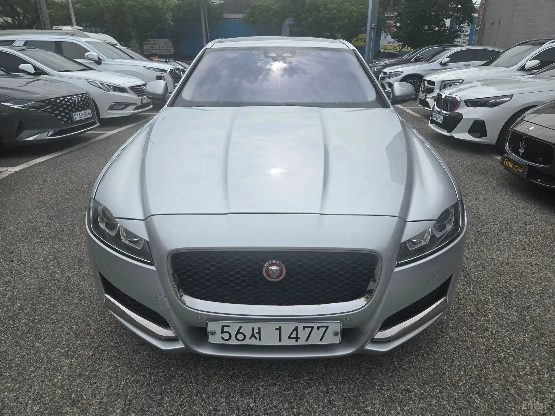 Jaguar XF (x260)