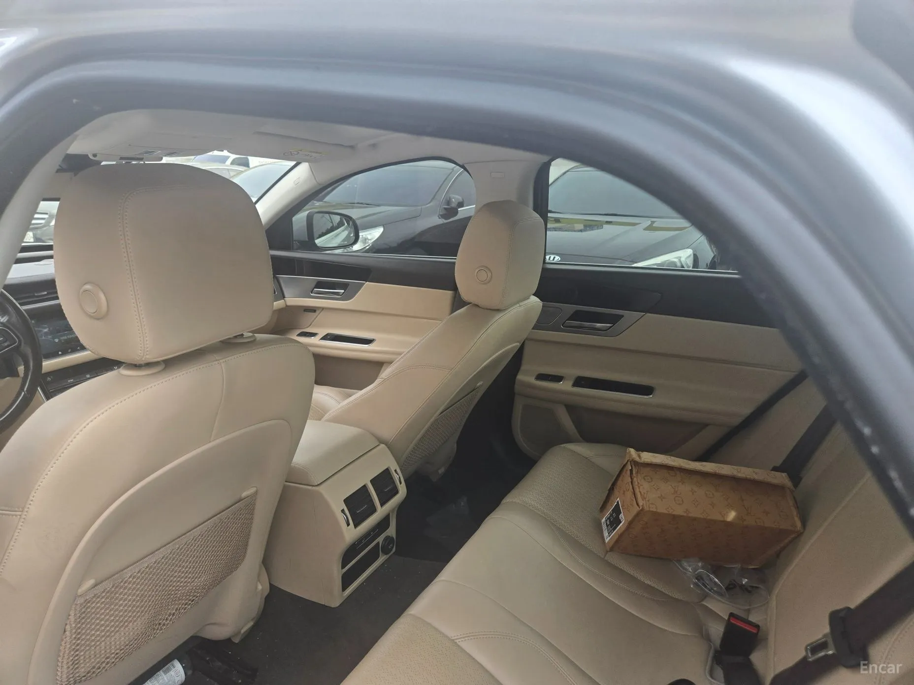 Jaguar XF (x260) превью 10