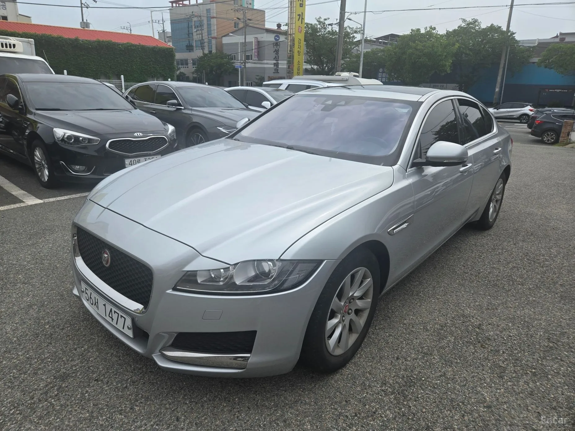 Jaguar XF (x260)