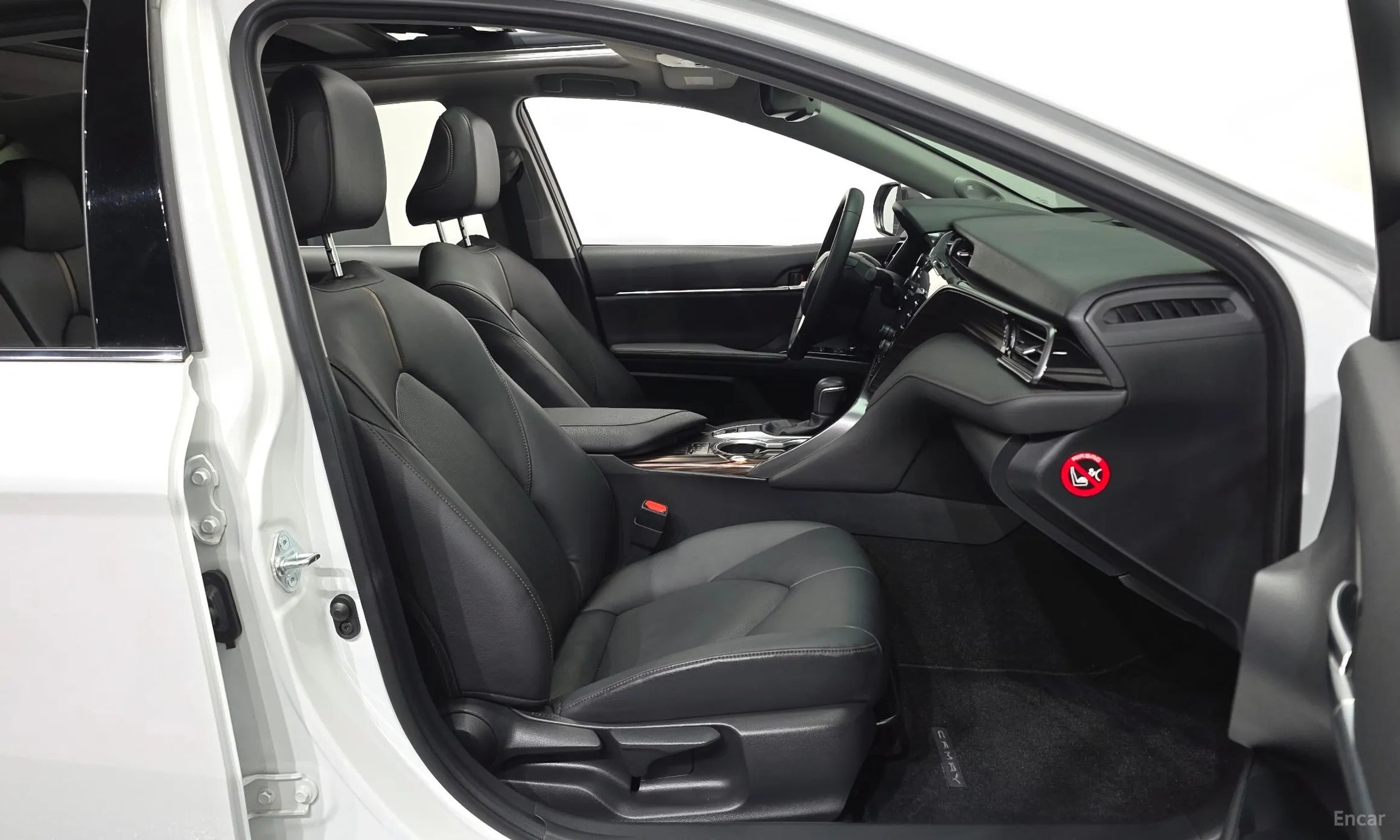 Toyota Camry (XV70) превью 11