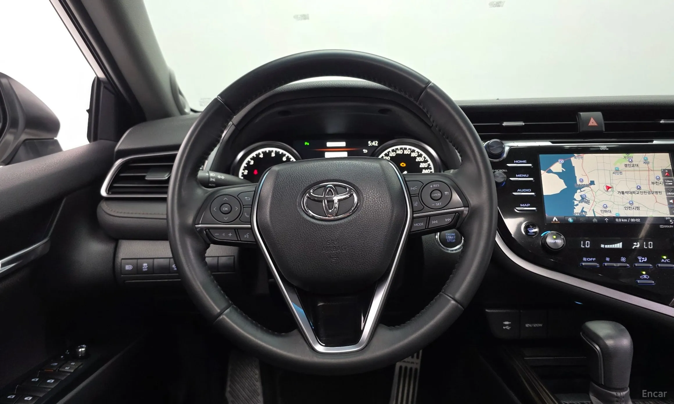 Toyota Camry (XV70) превью 13