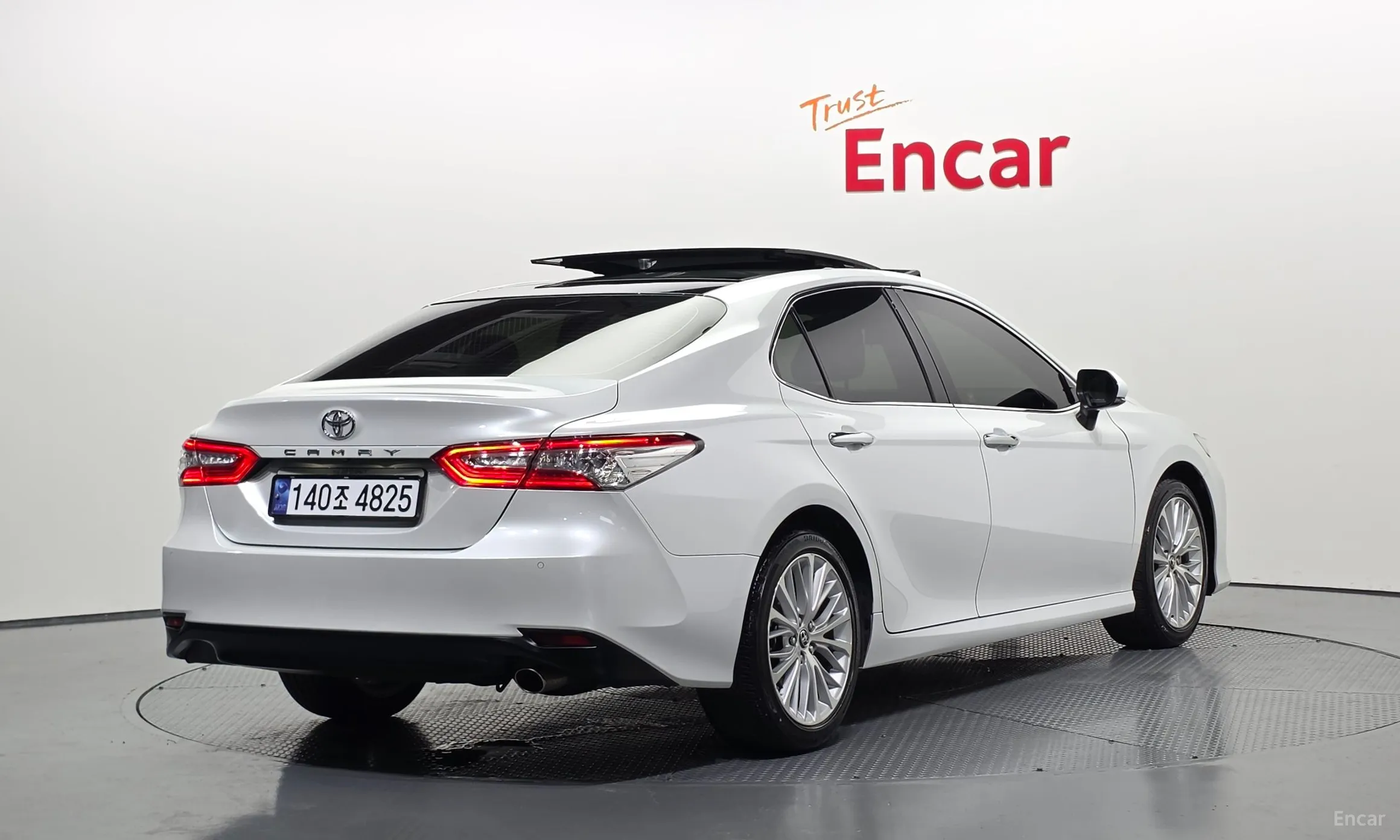 Toyota Camry (XV70) превью 2