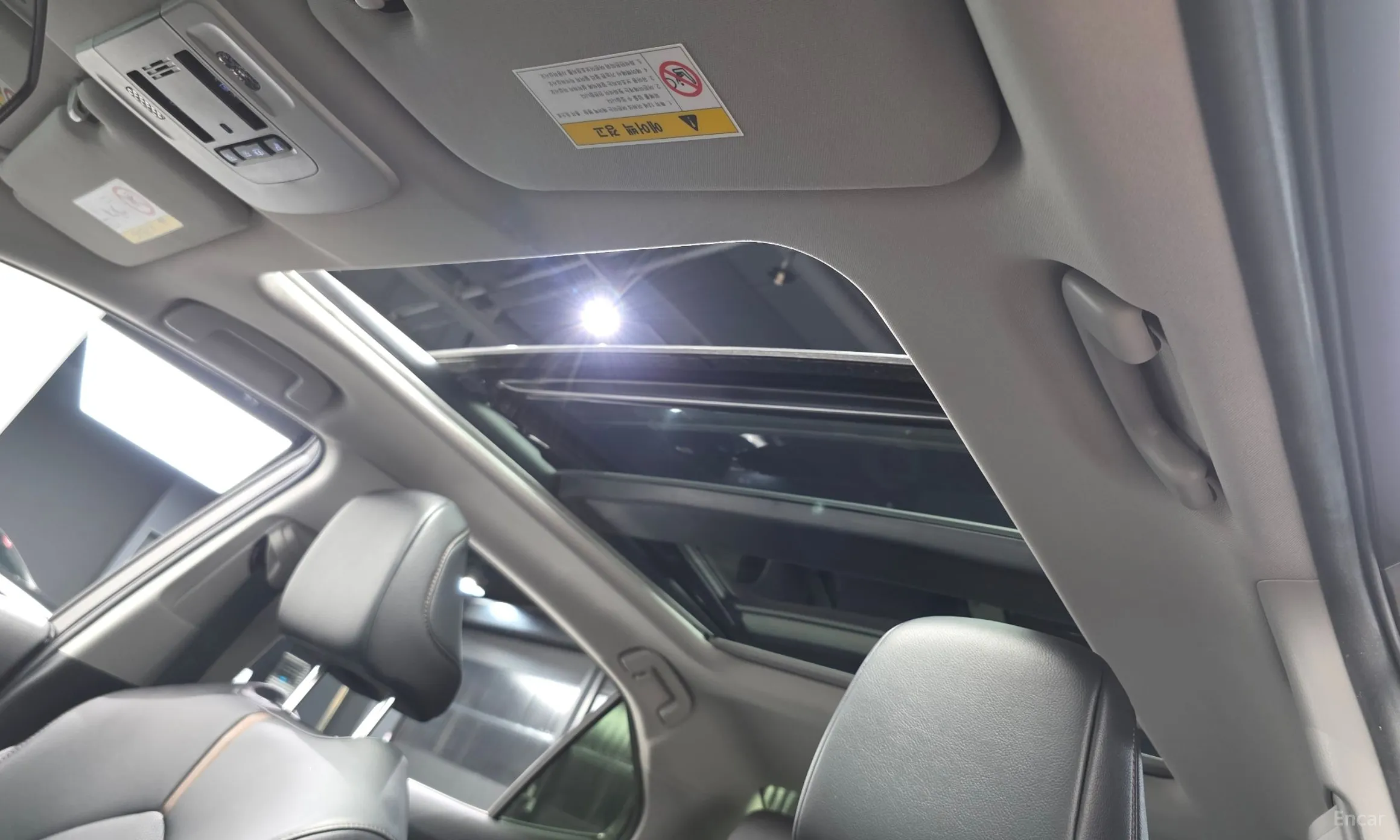 Toyota Camry (XV70) превью 19