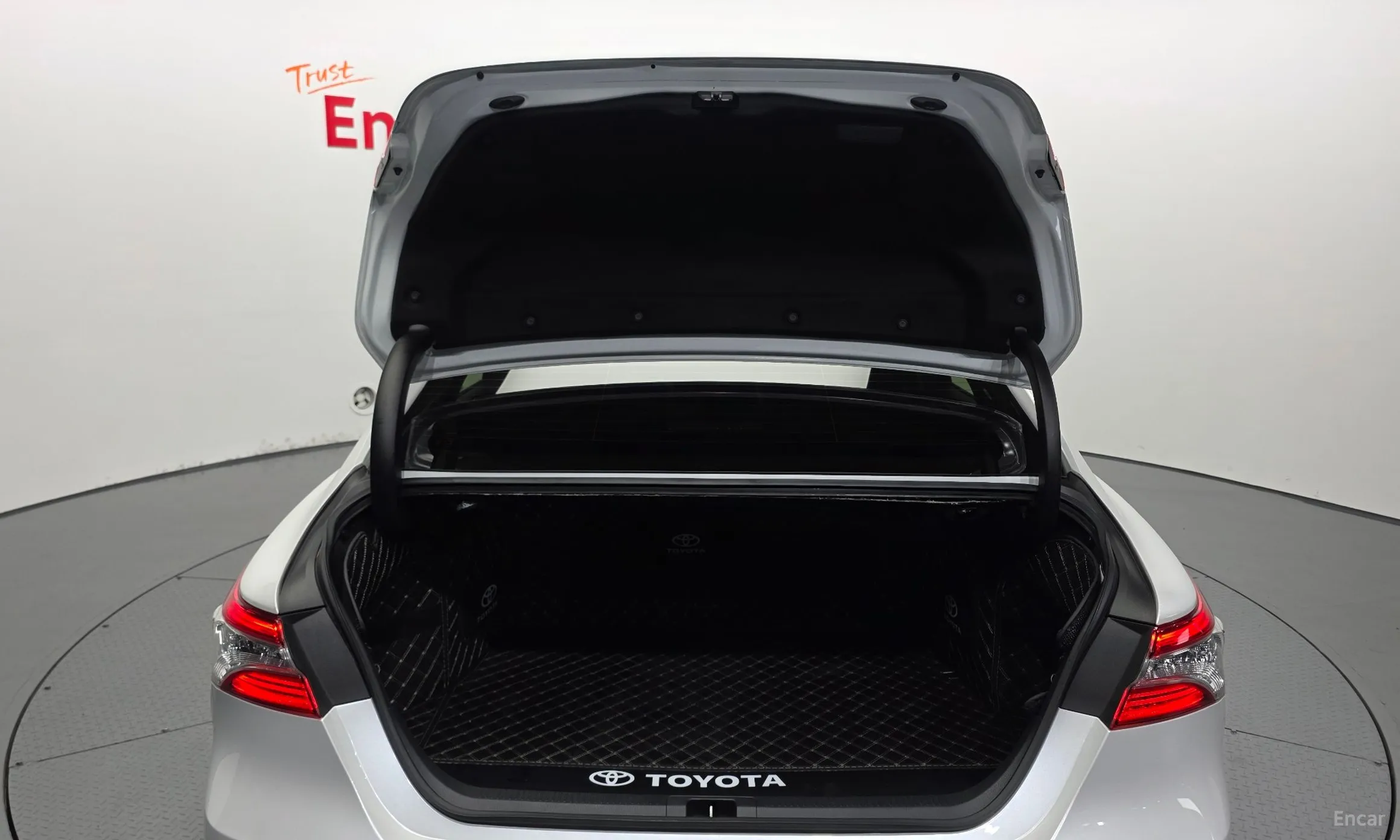 Toyota Camry (XV70) превью 20