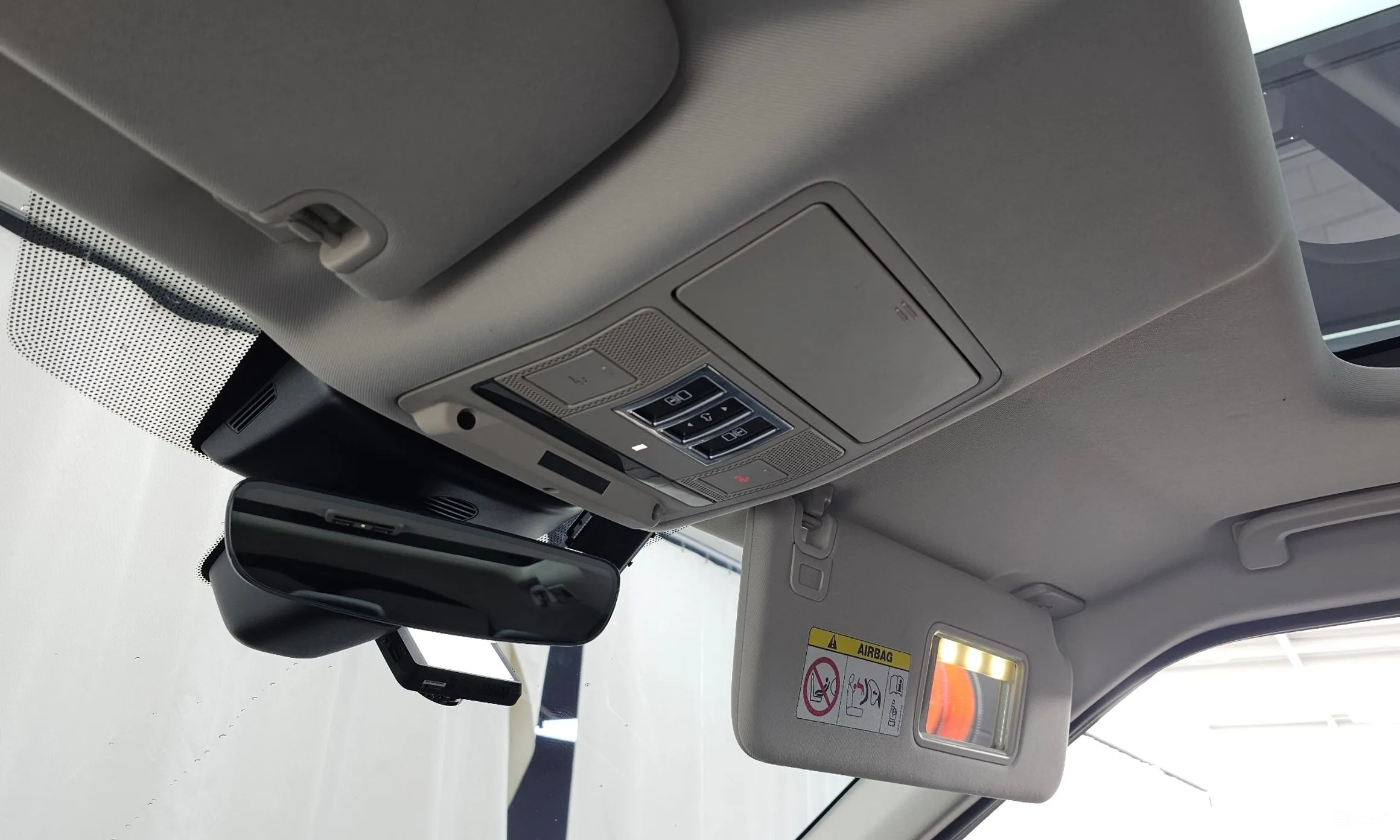 Land Rover Discovery 5 превью 17