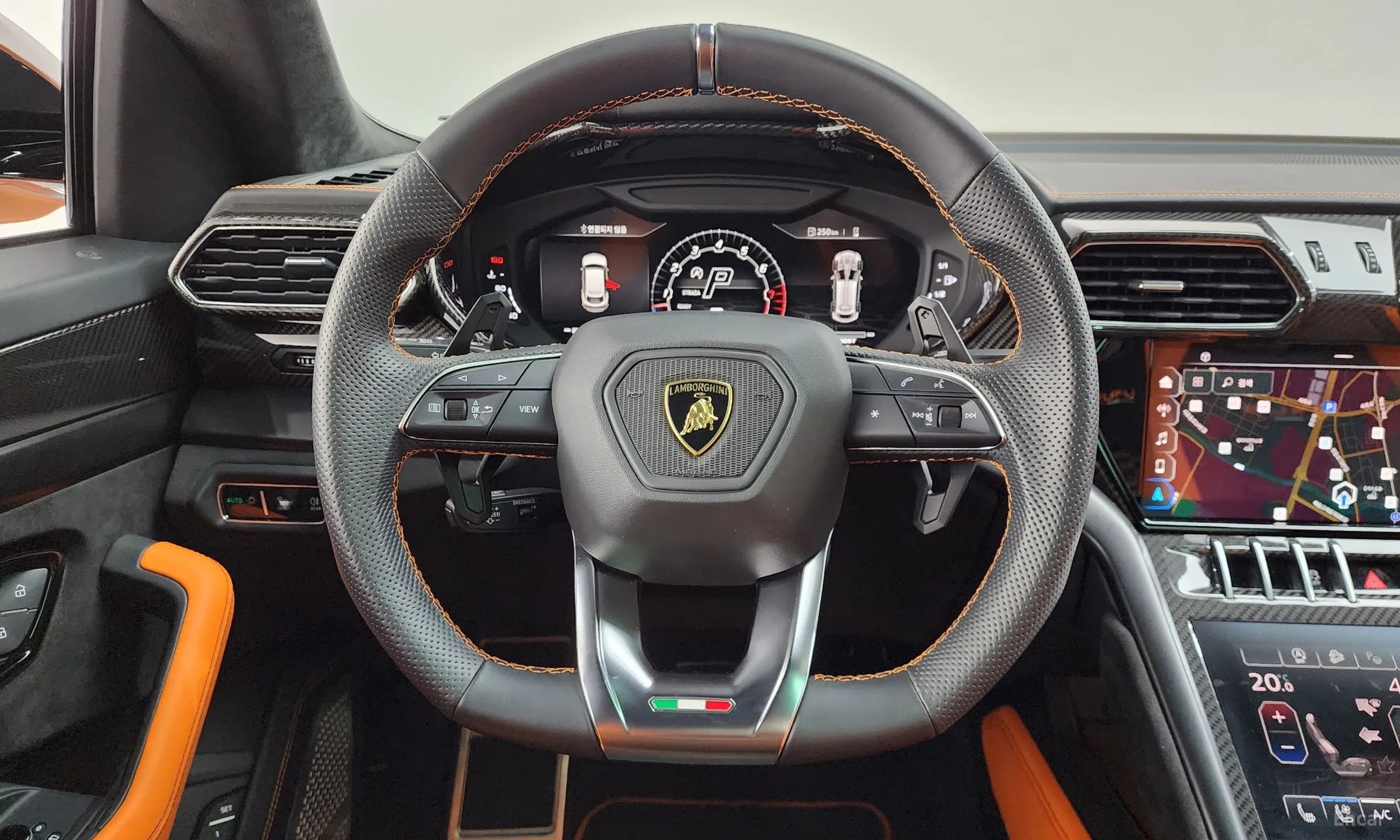 Lamborghini Urus превью 12