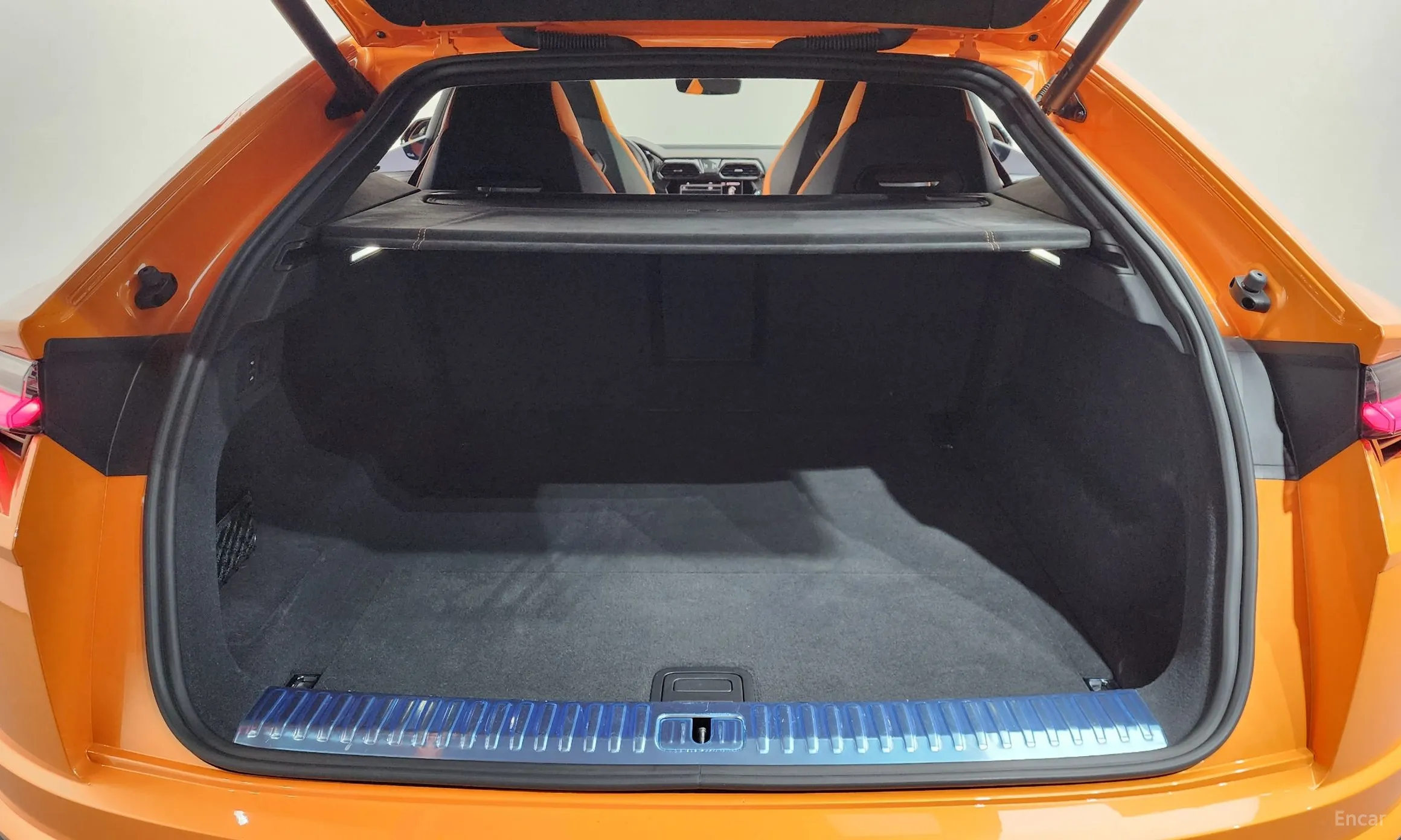 Lamborghini Urus превью 20