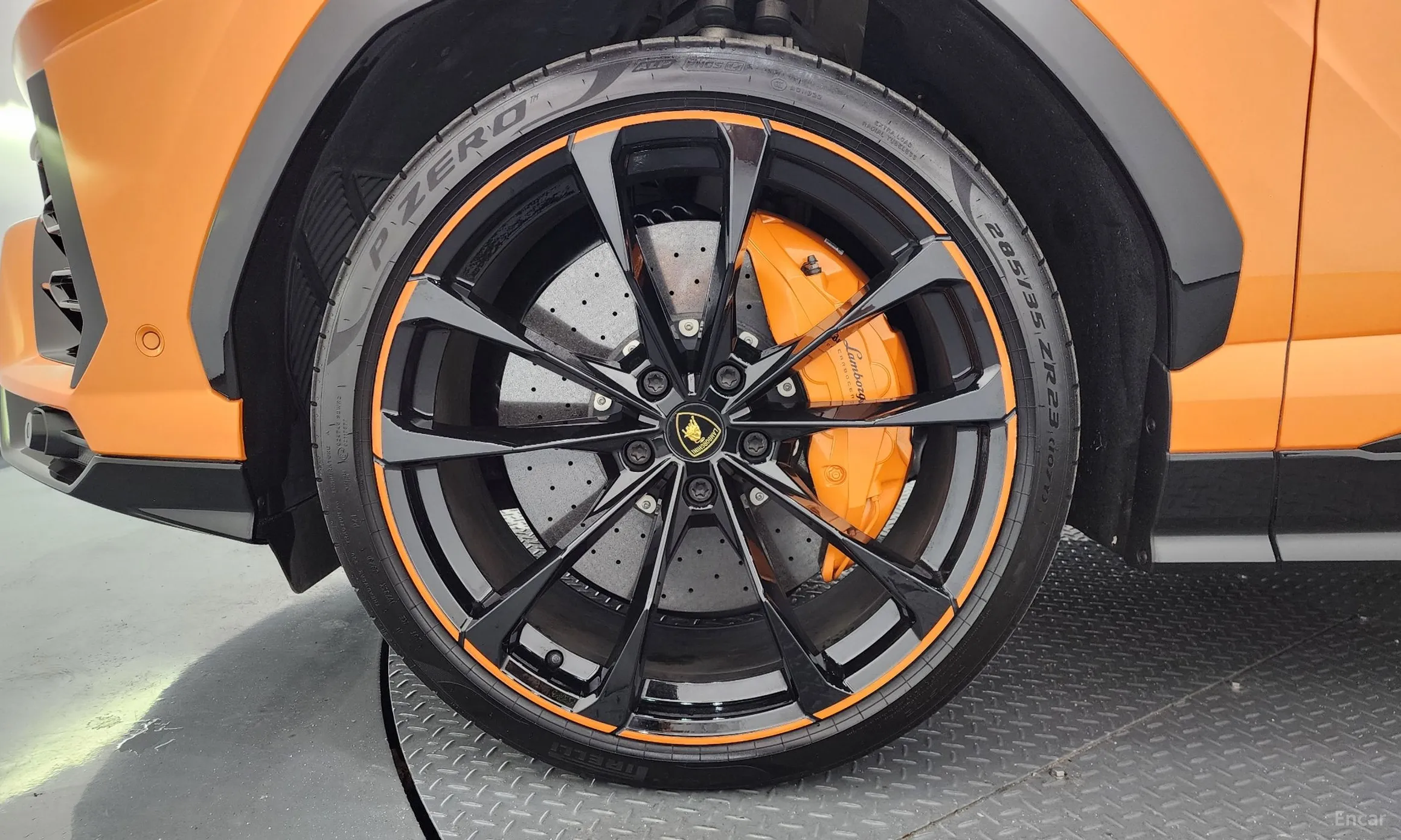 Lamborghini Urus превью 5
