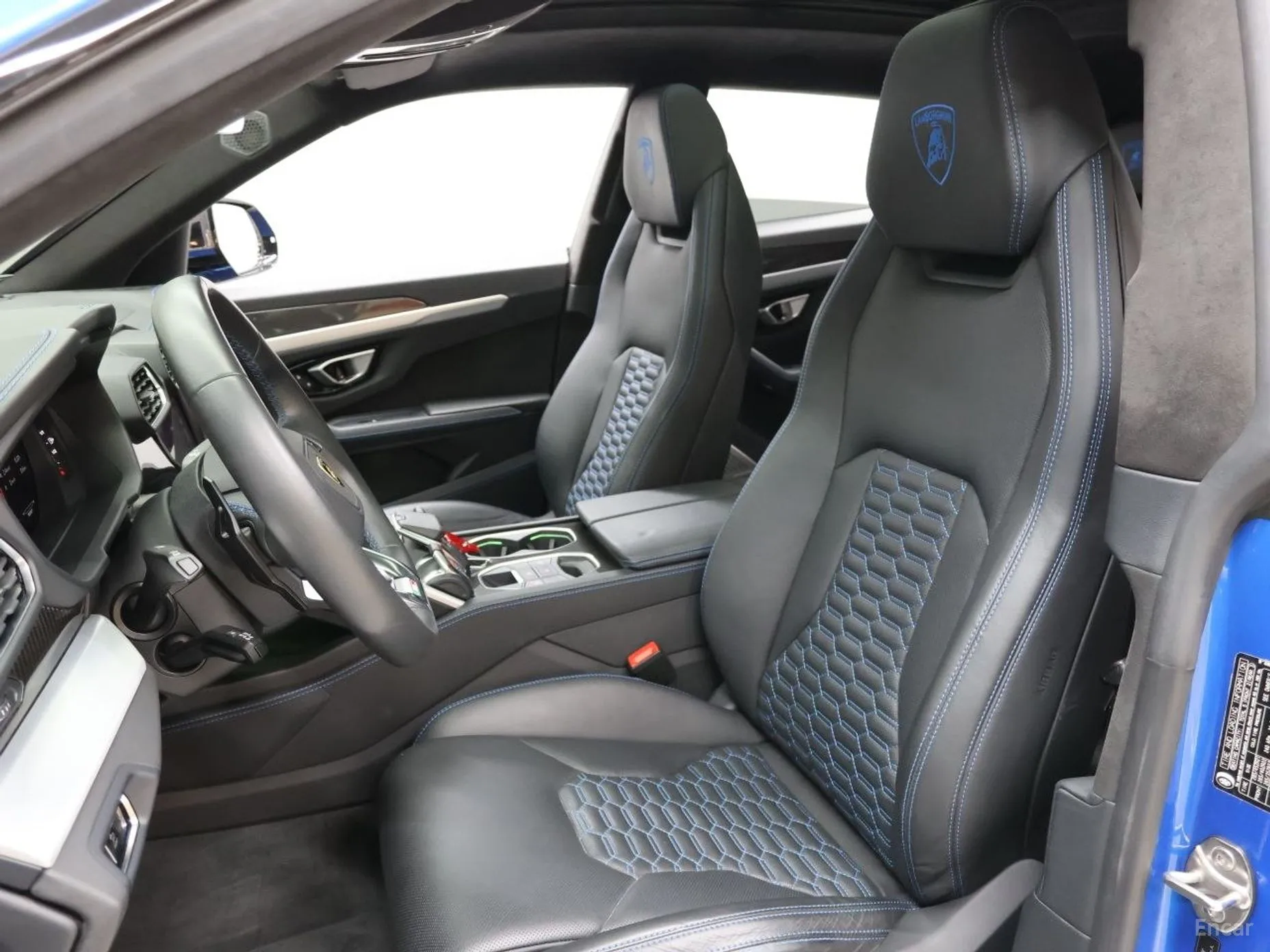 Lamborghini Urus превью 10