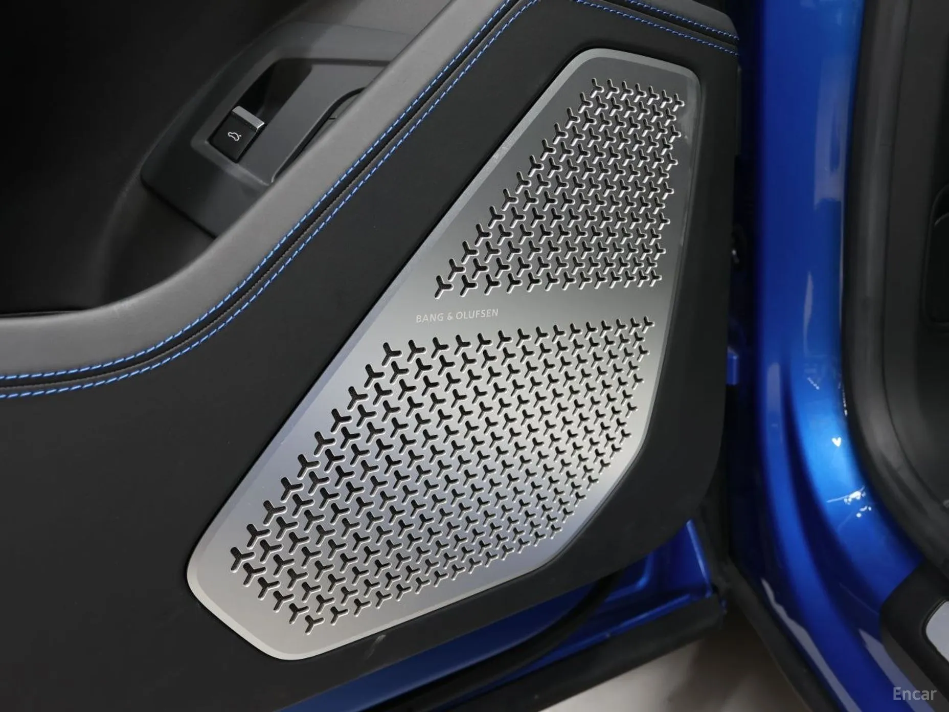 Lamborghini Urus превью 13