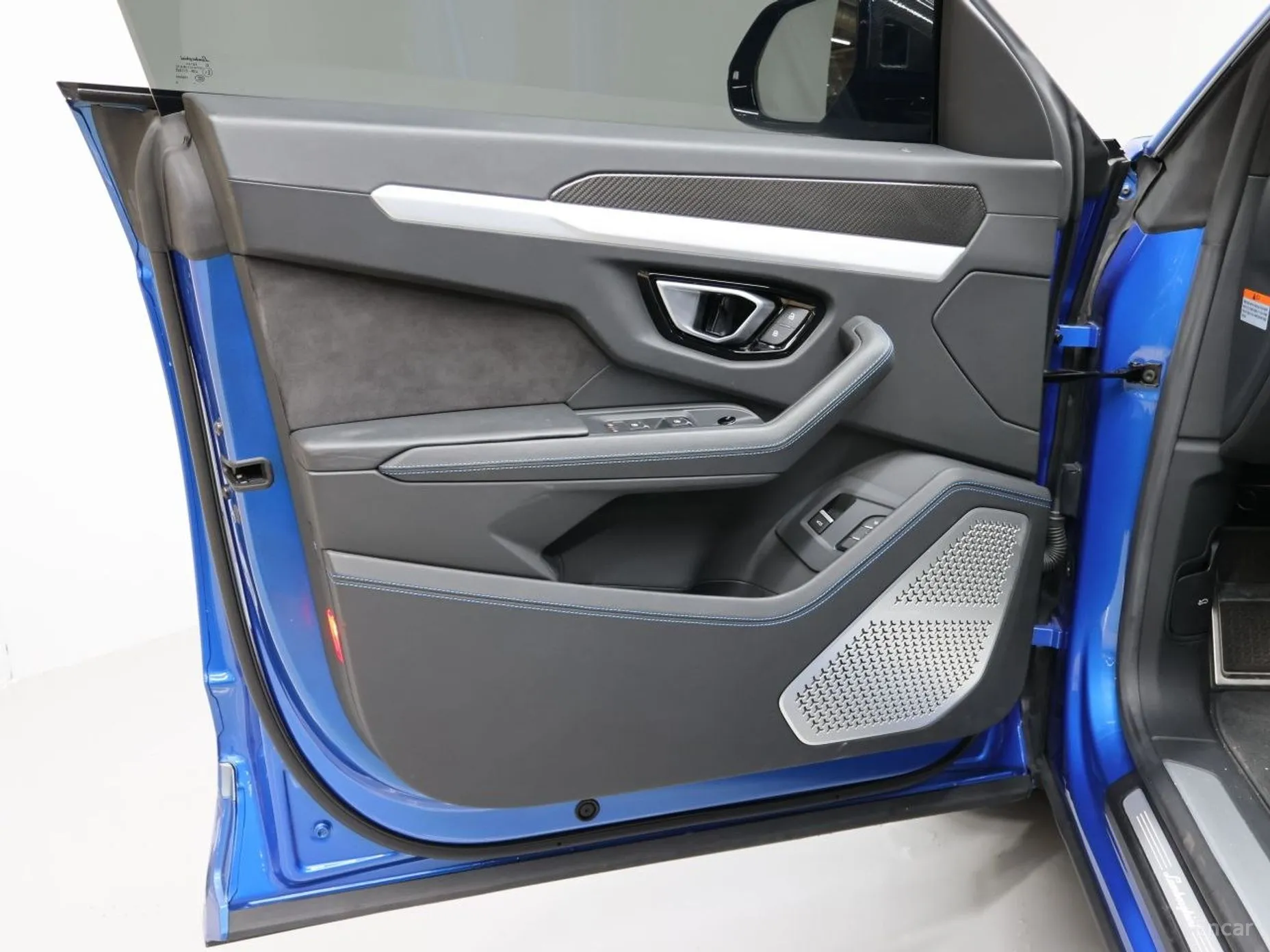 Lamborghini Urus превью 16