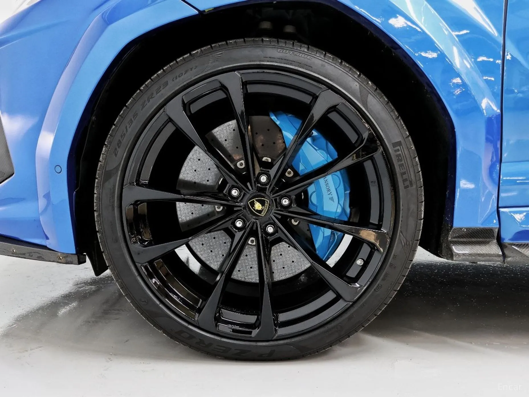 Lamborghini Urus превью 5