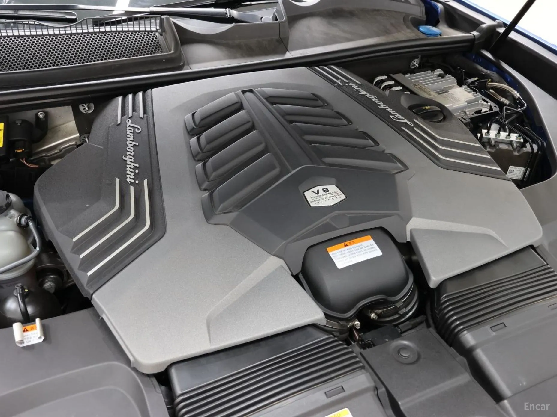 Lamborghini Urus превью 6