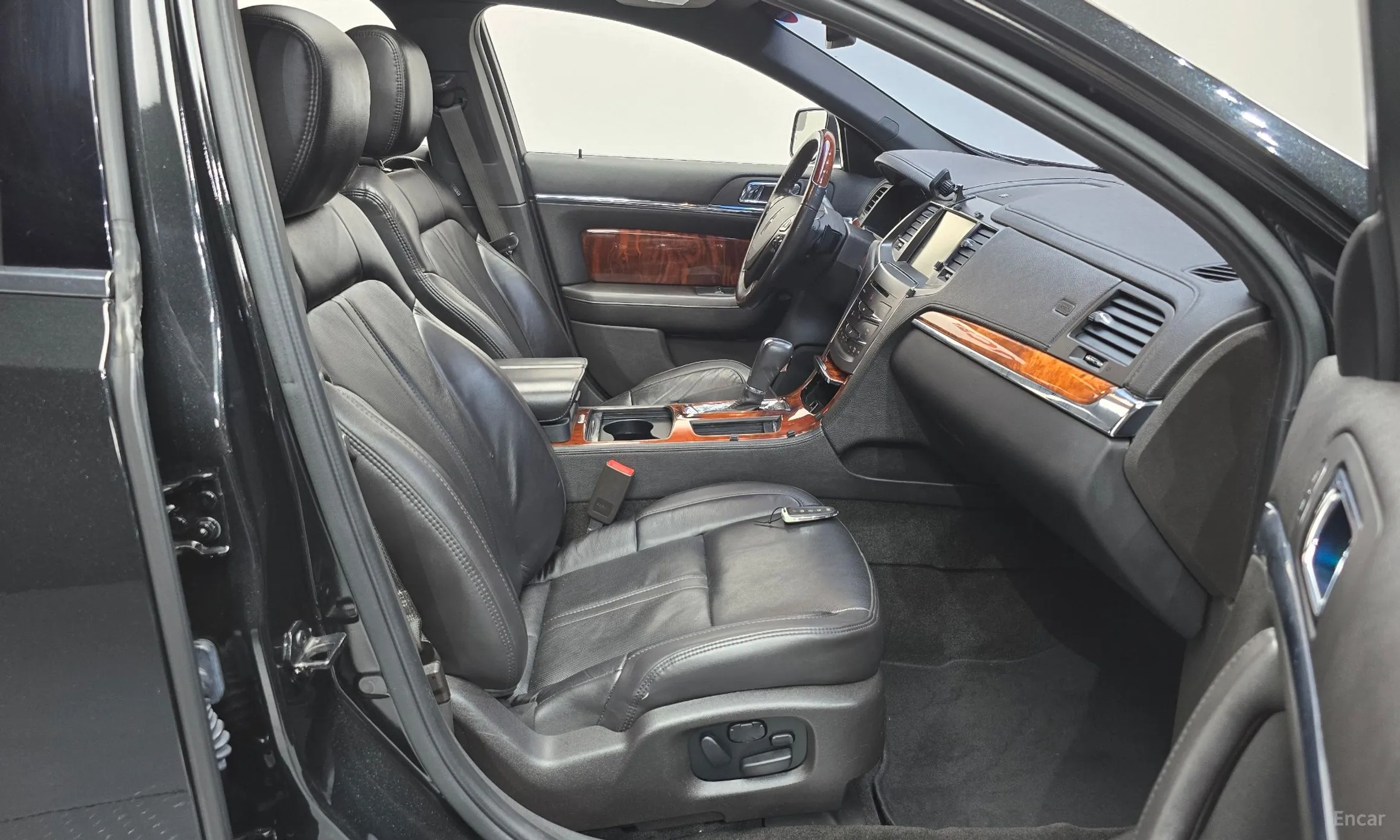 Lincoln New MKS превью 11