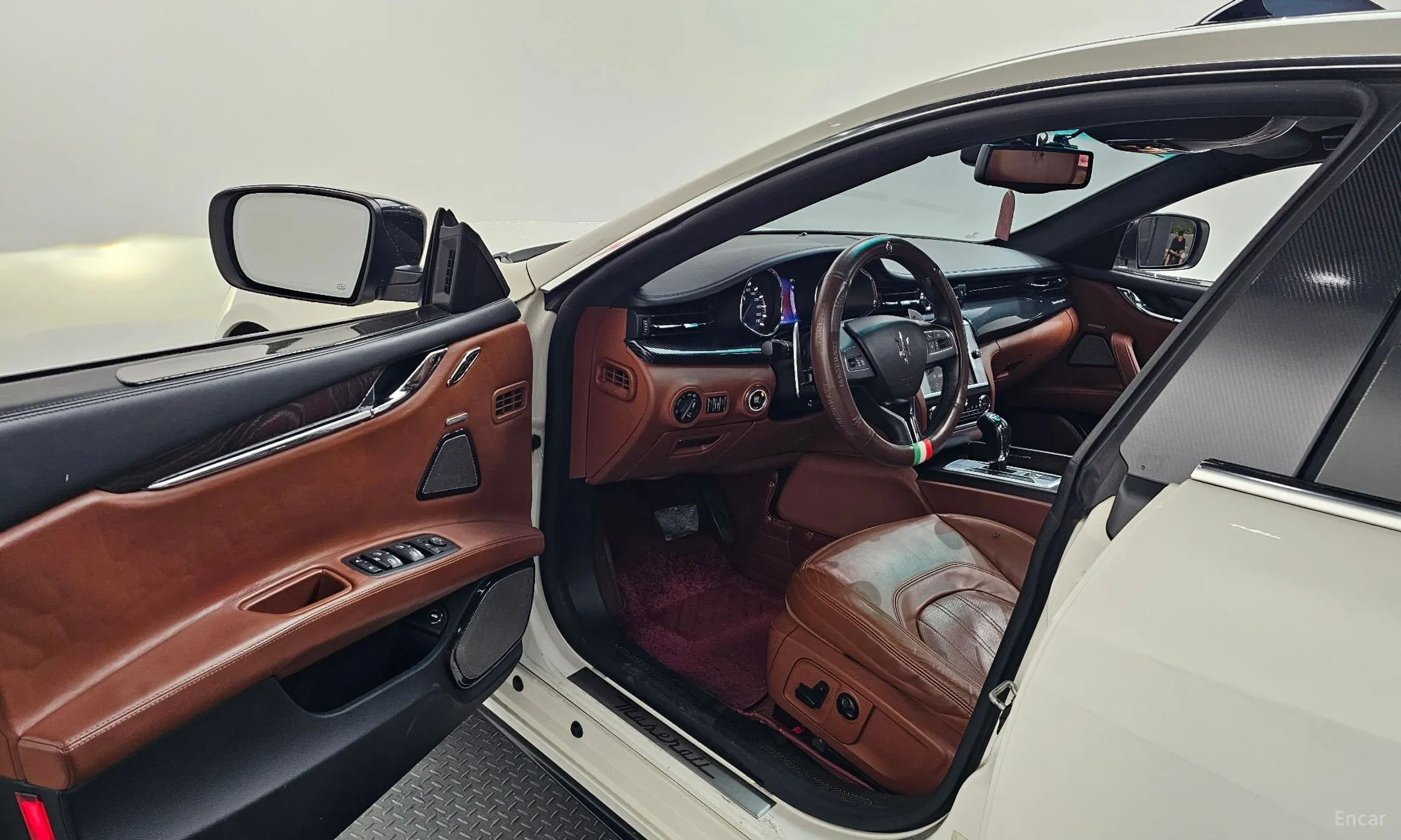 Maserati Quattroporte превью 10