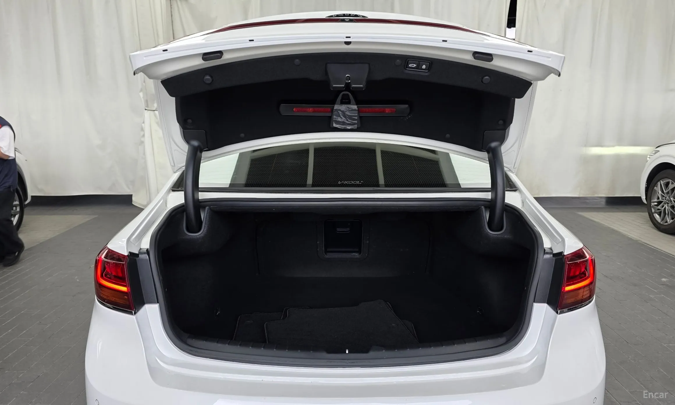 Kia K7 Premier превью 20