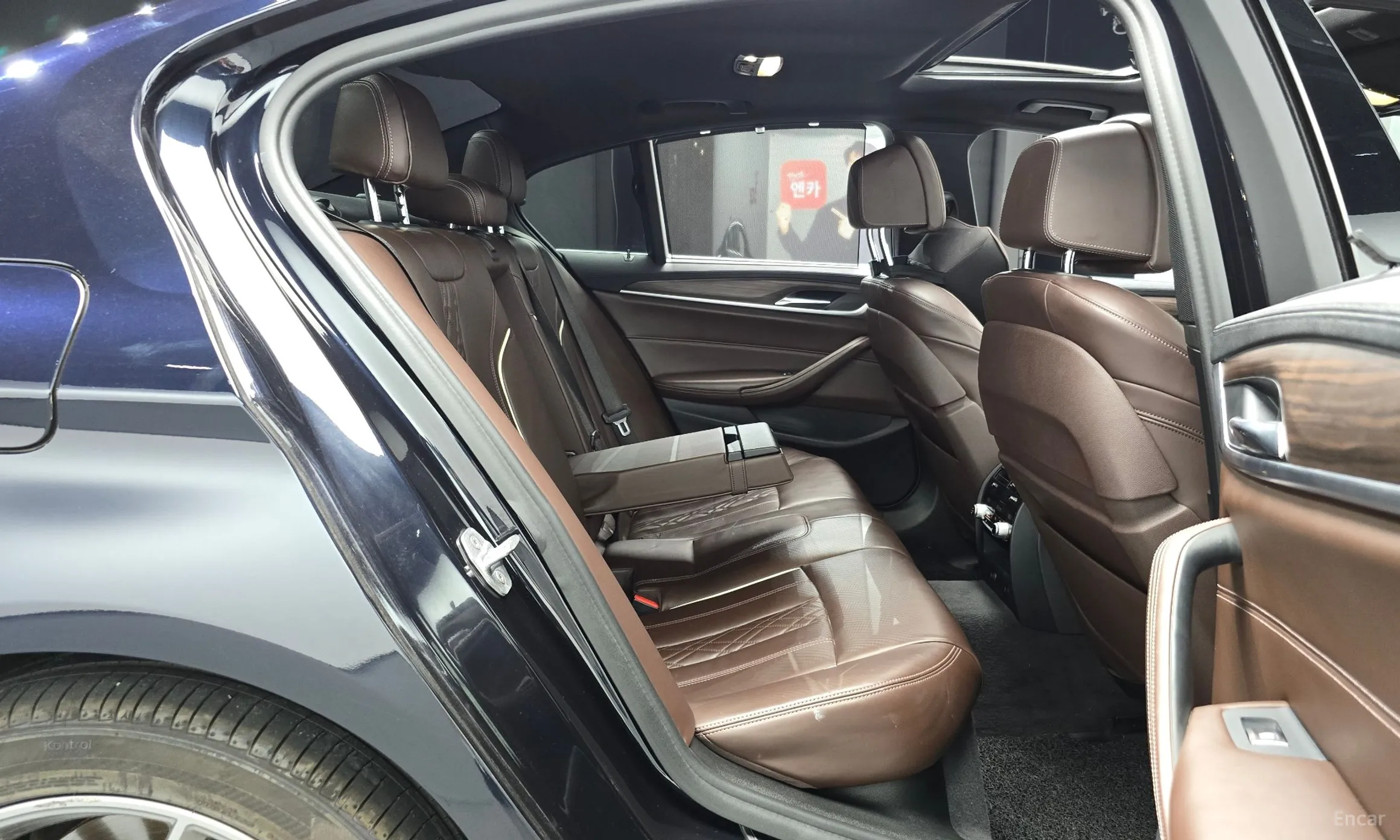 BMW 5 Series (G30) превью 12