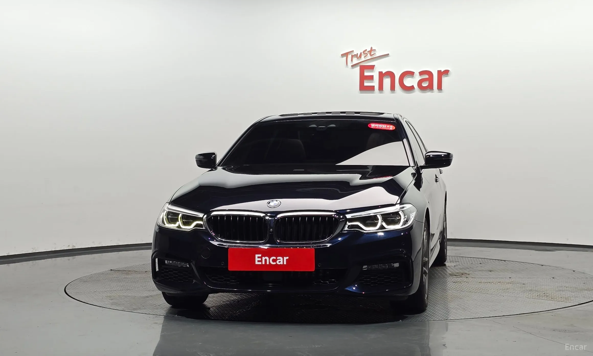 BMW 5 Series (G30) превью 3