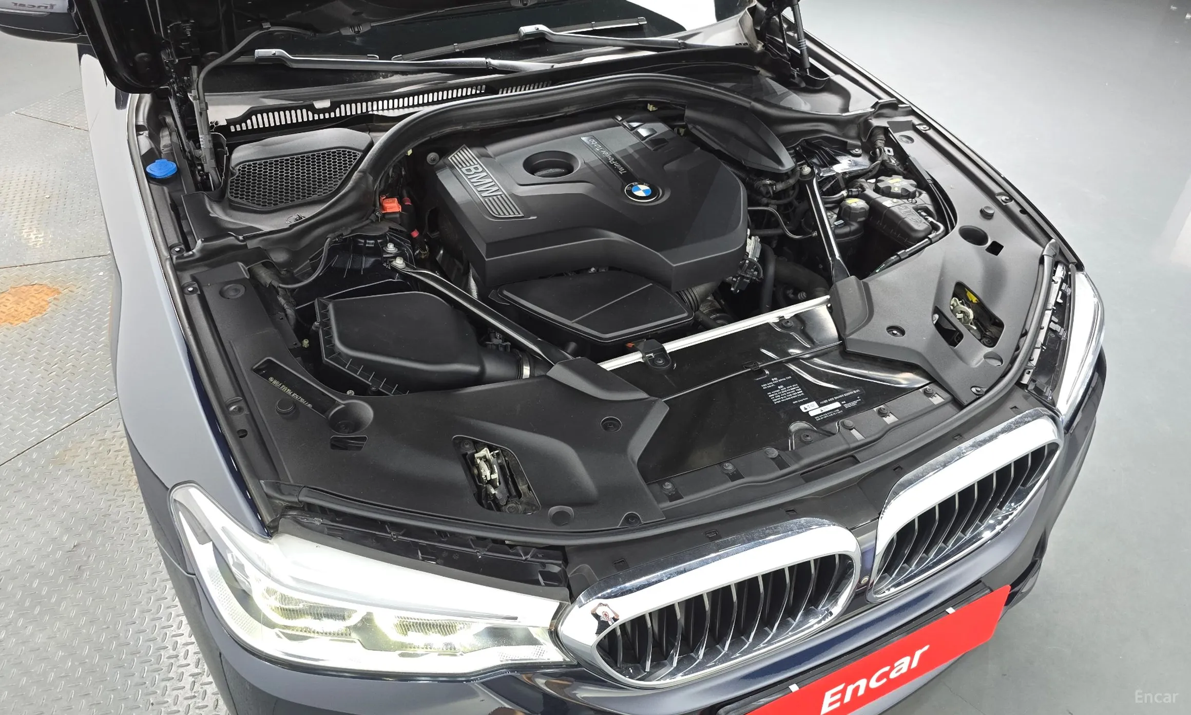 BMW 5 Series (G30) превью 6
