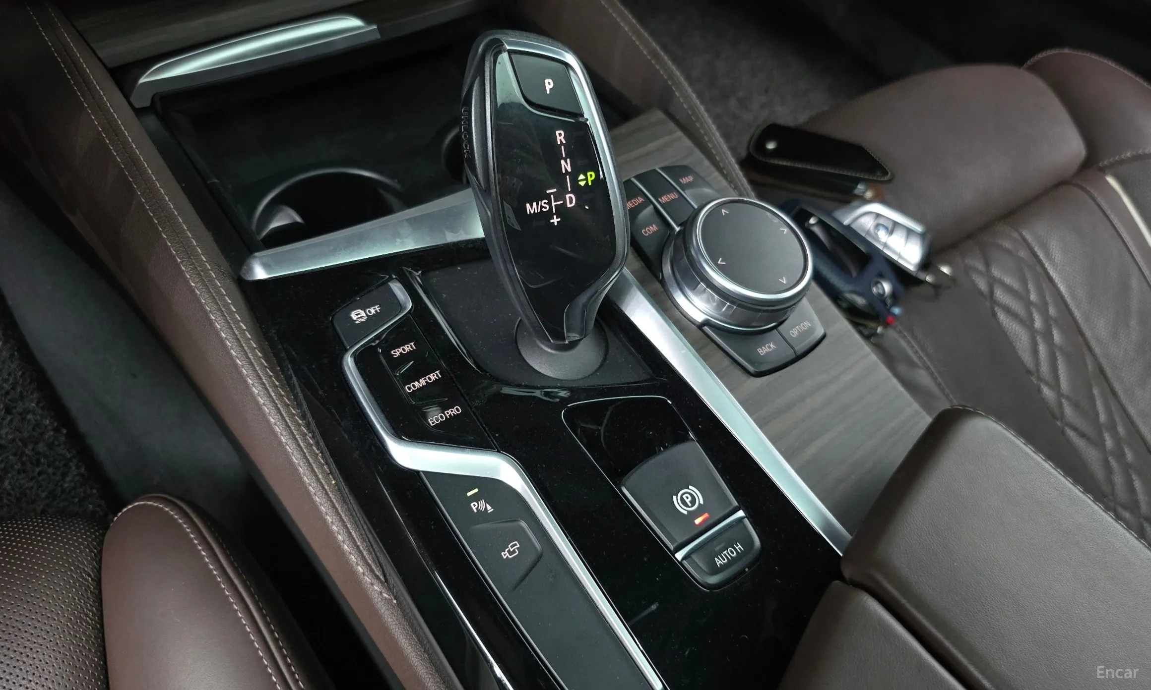 BMW 5 Series (G30) превью 9