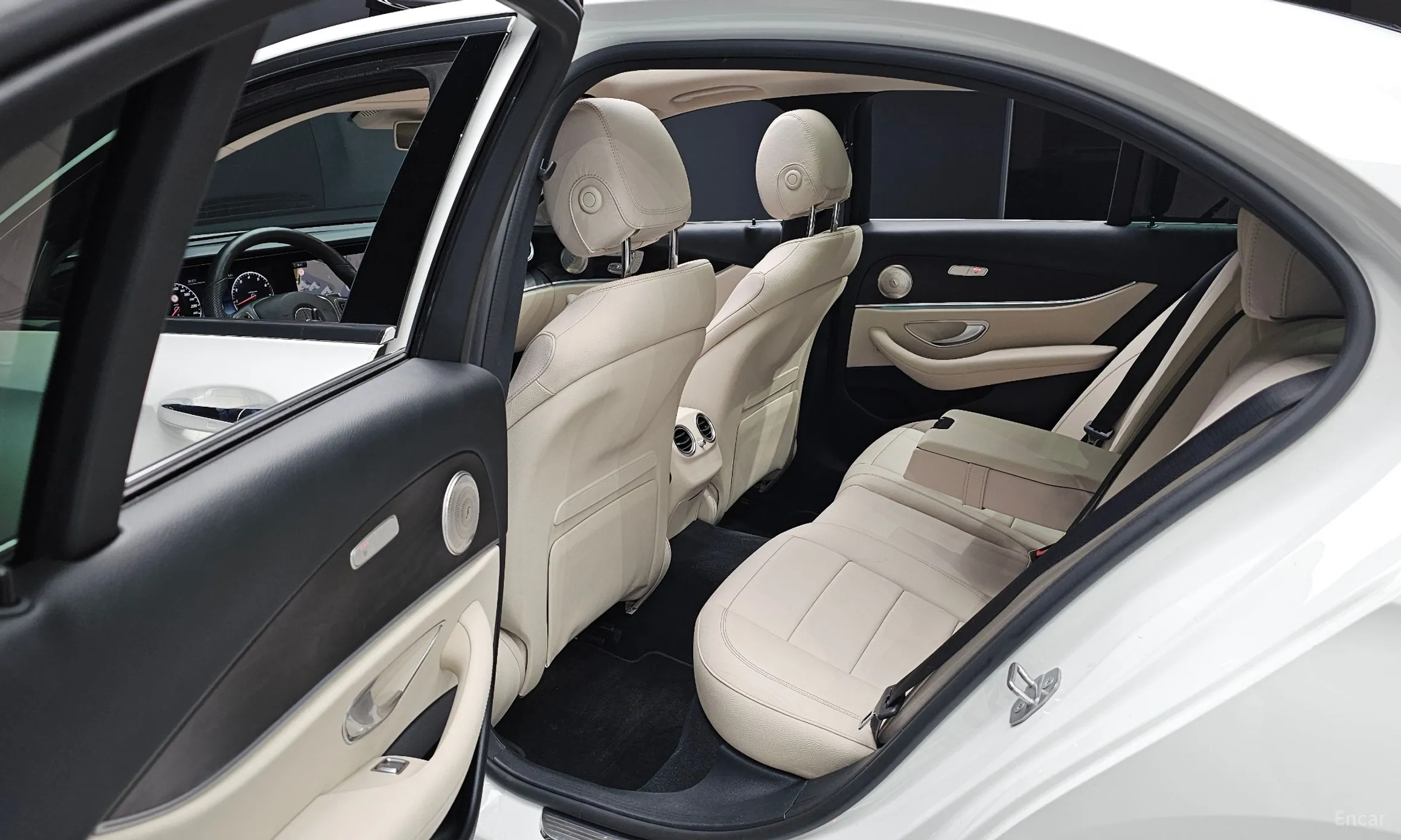 Mercedes Benz E-Class W213 превью 11