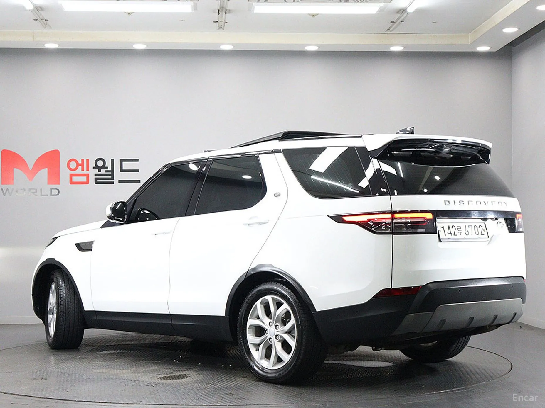 Land Rover Discovery 5 превью 4