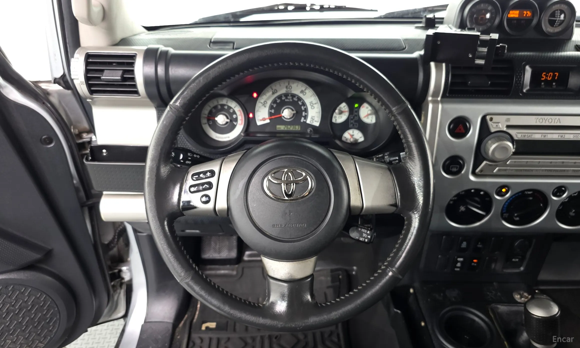 Toyota FJ Cruiser превью 13