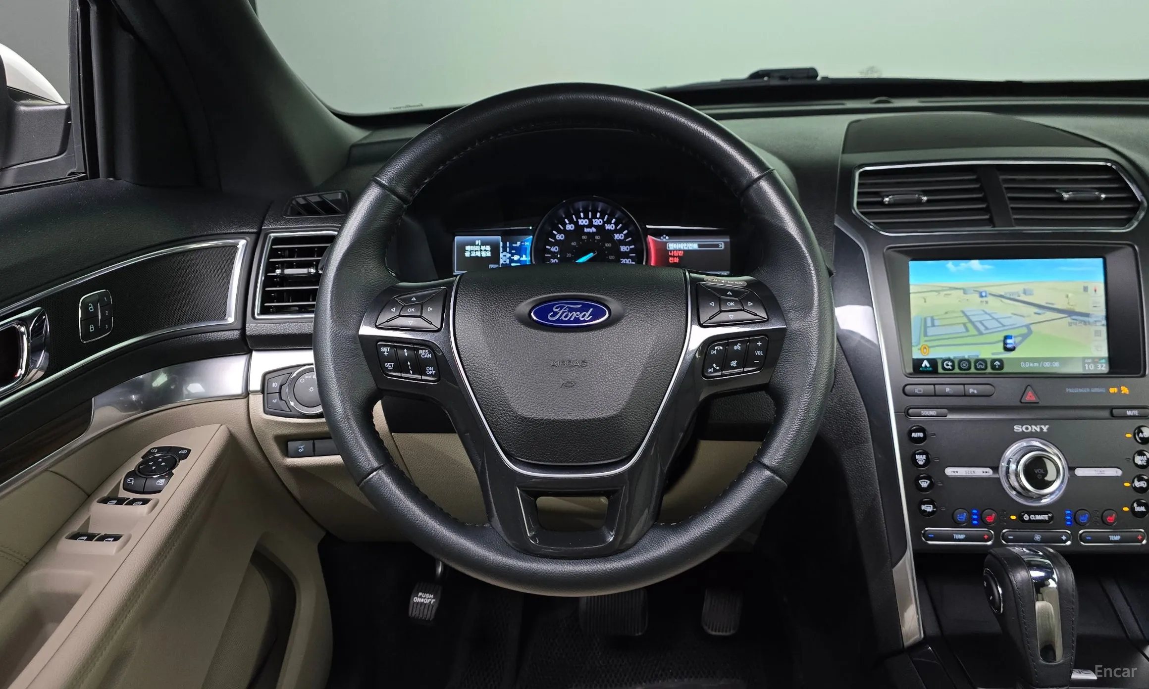 Ford Explorer превью 12