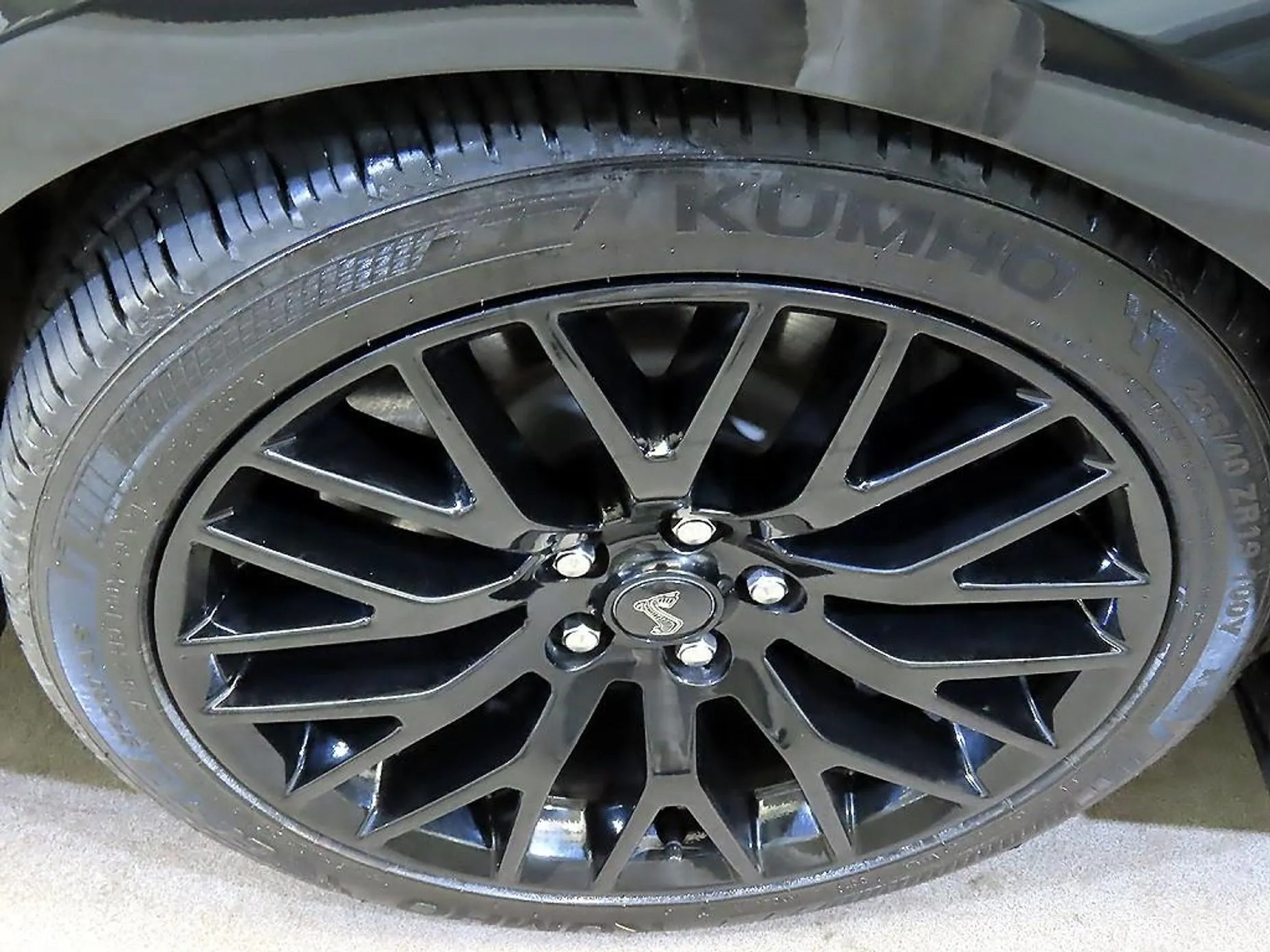 Ford Mustang превью 5