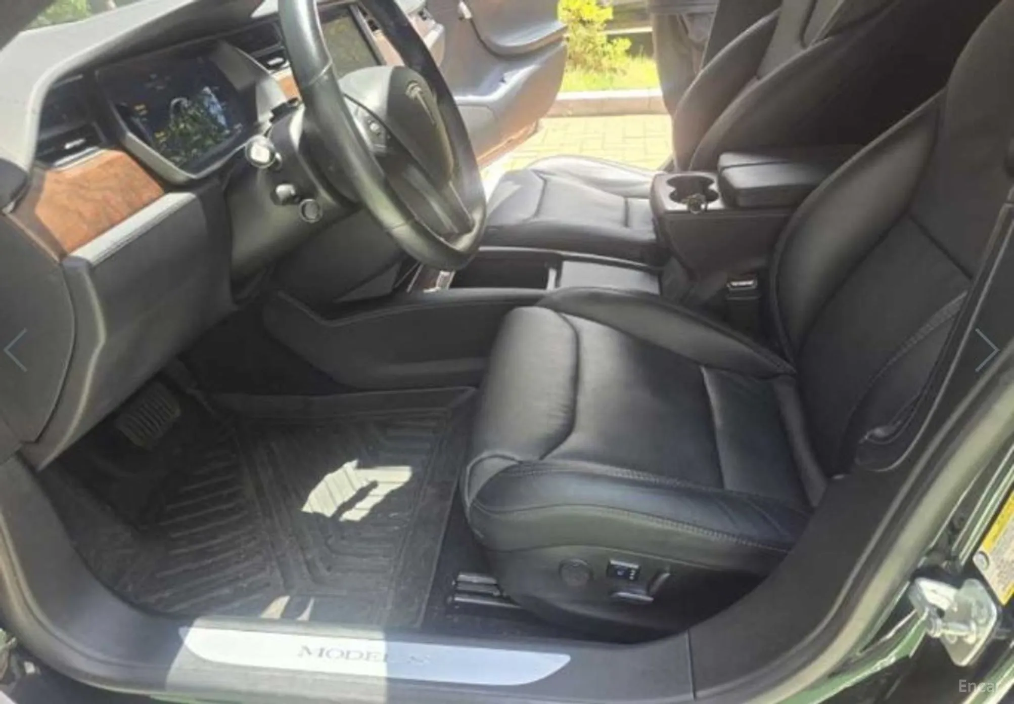 Tesla Model S превью 10