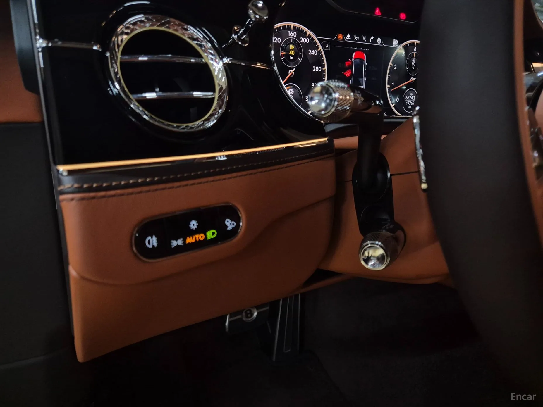Bentley Flying Spur 3rd Generation превью 16
