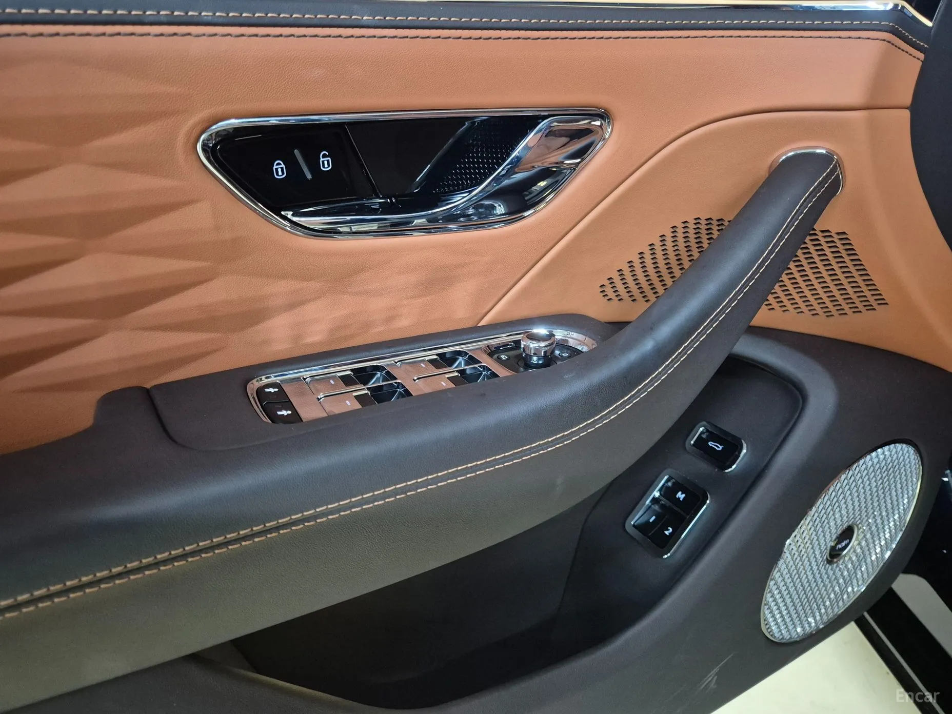 Bentley Flying Spur 3rd Generation превью 18