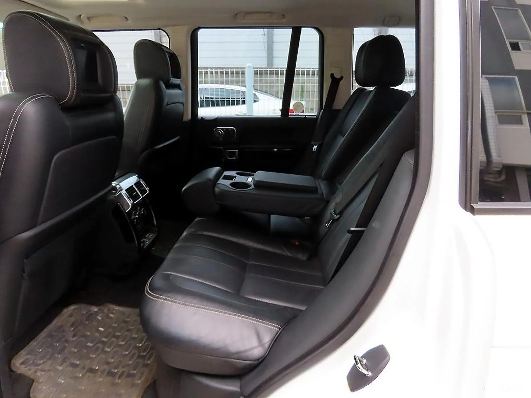 Land Rover Range Rover превью 19