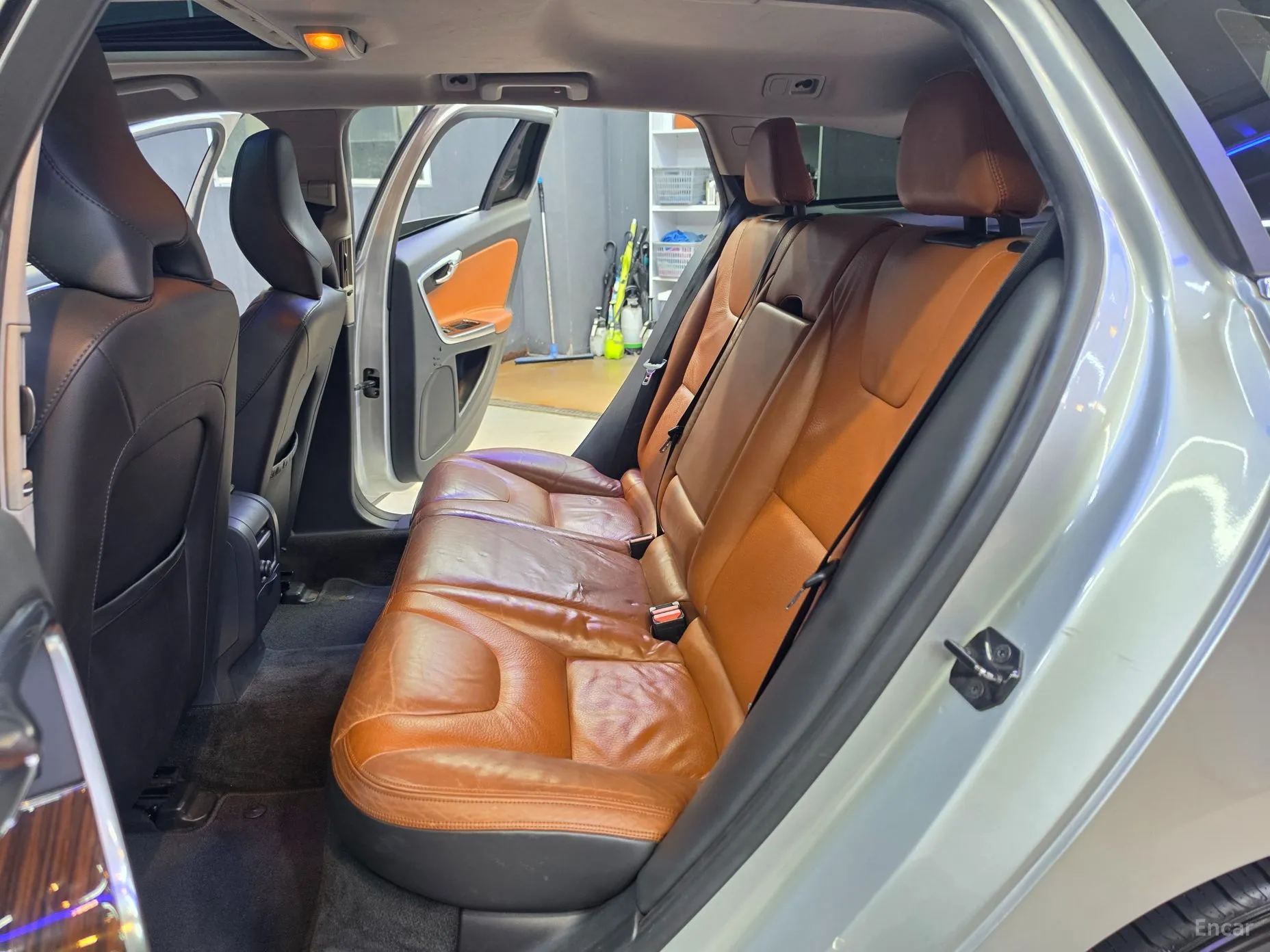 Volvo V60 превью 18