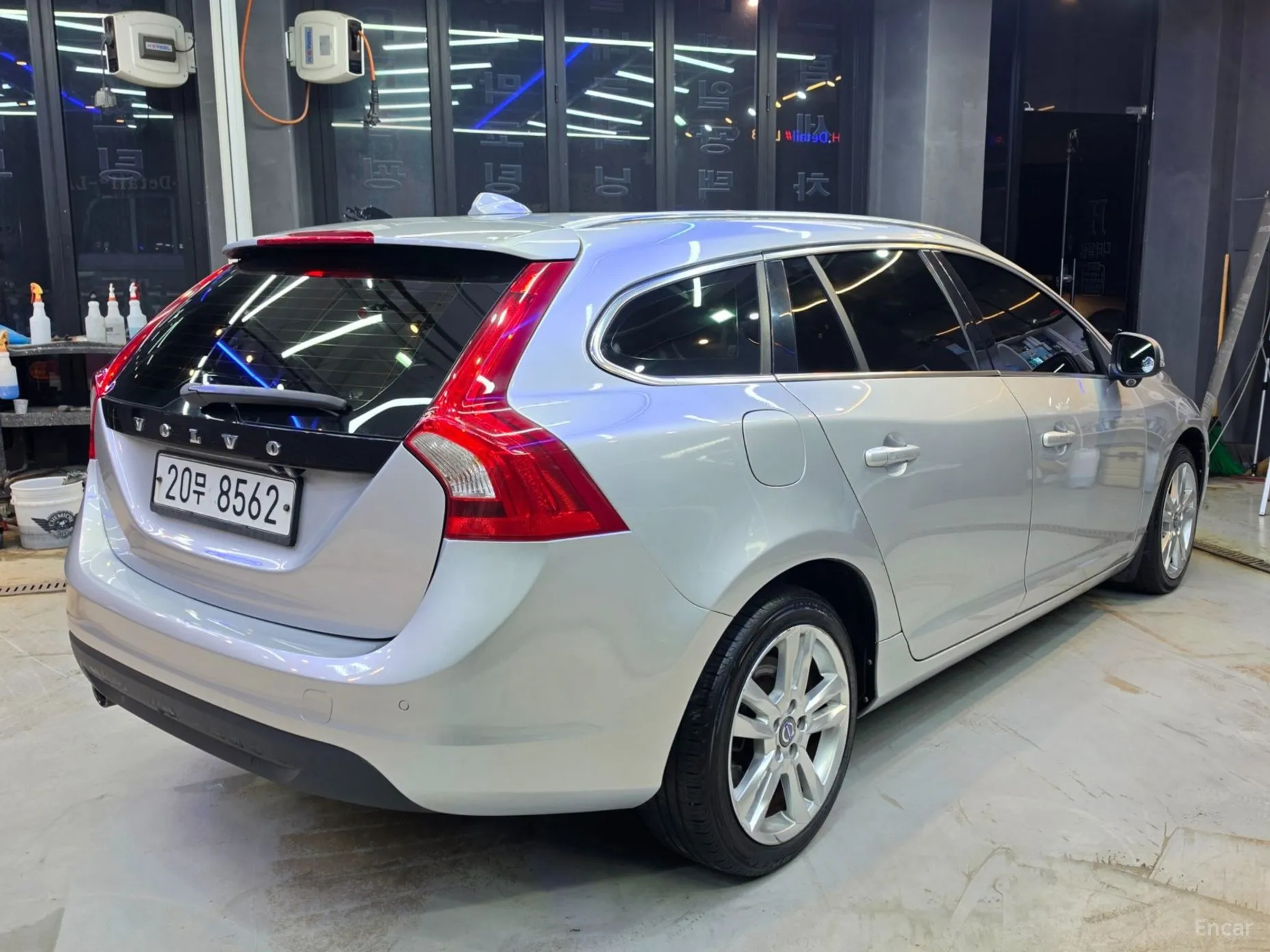 Volvo V60 превью 4