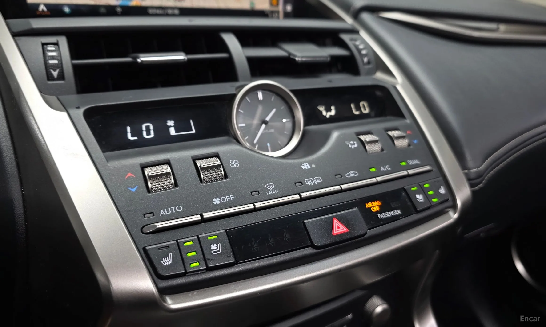 Lexus NX300h превью 16