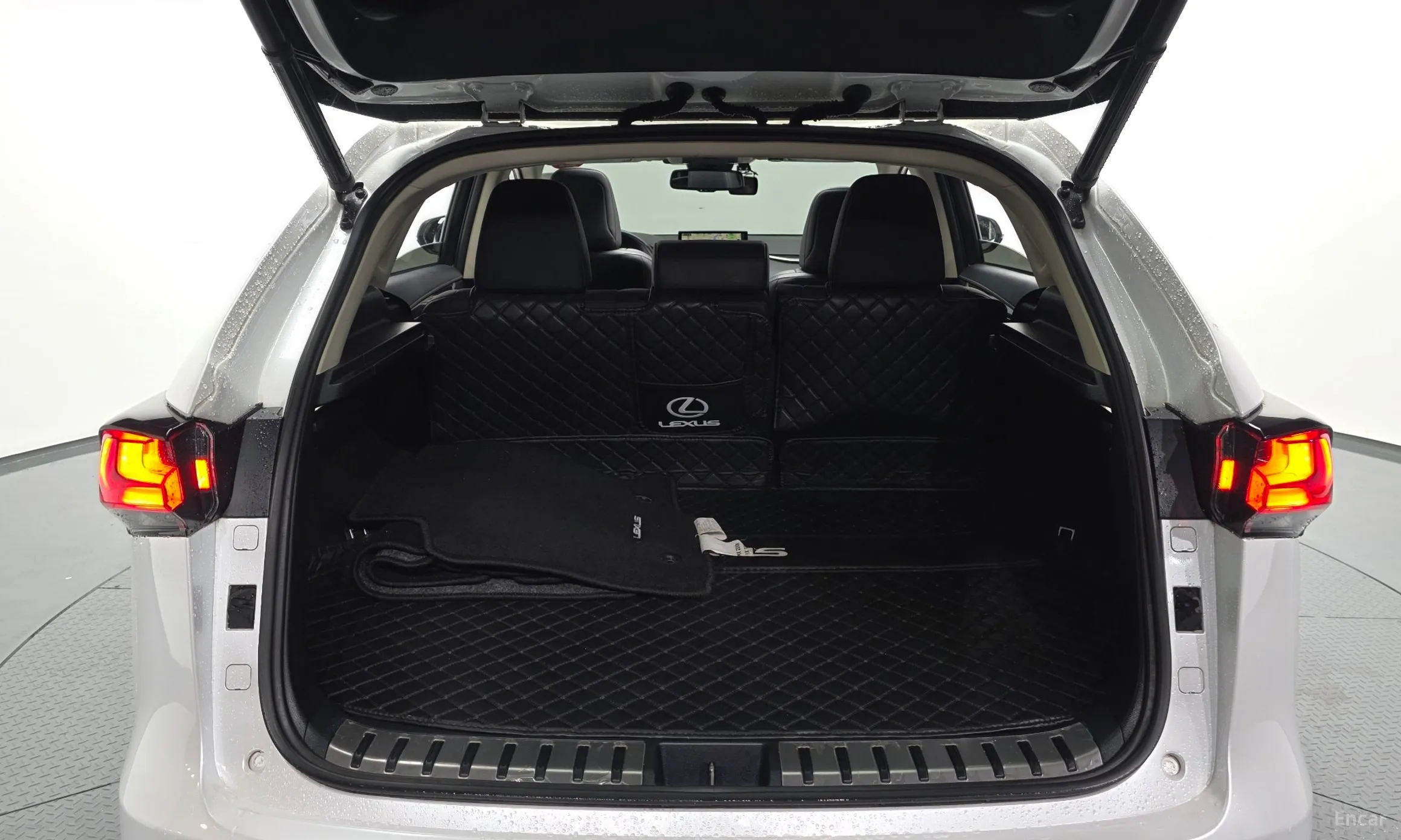 Lexus NX300h превью 19