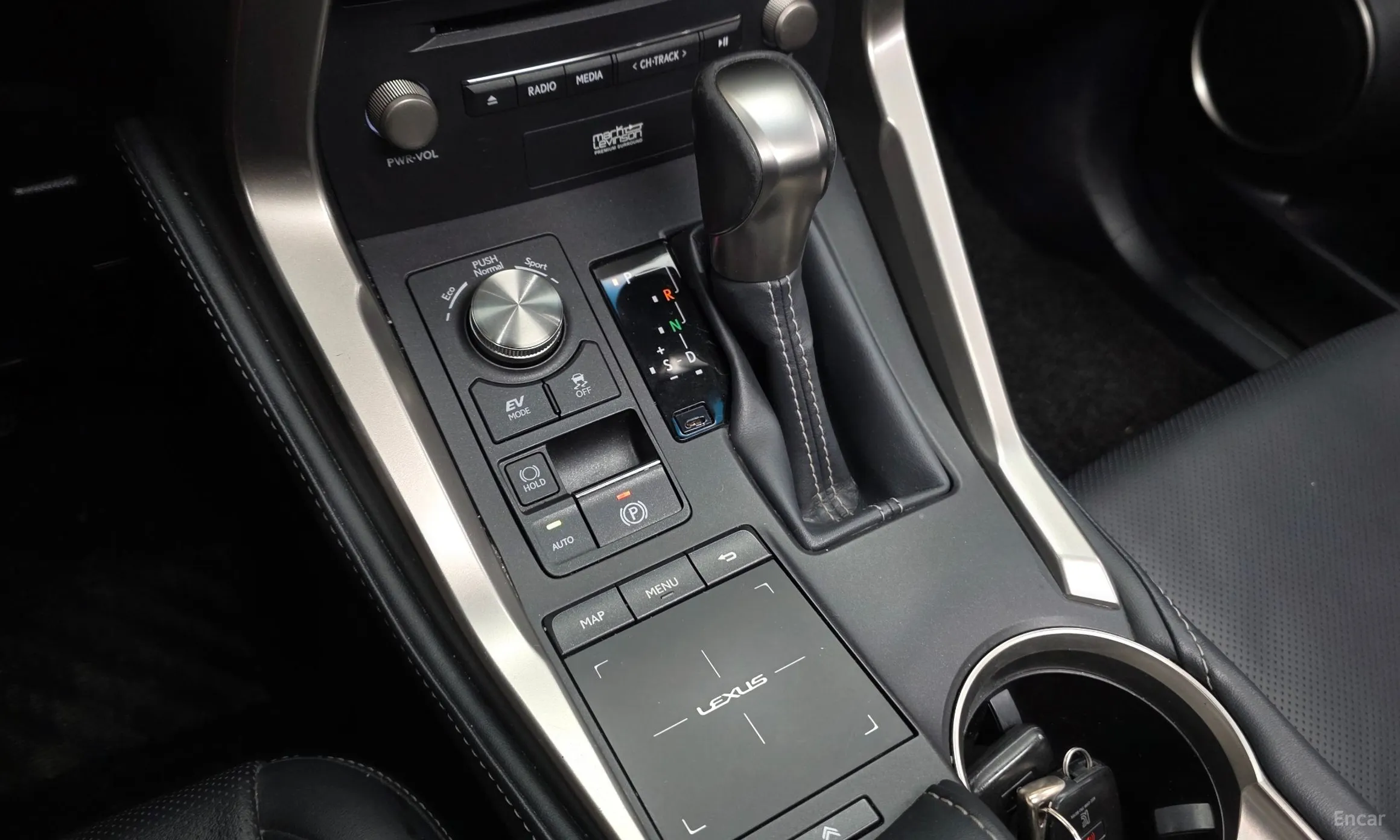 Lexus NX300h превью 9