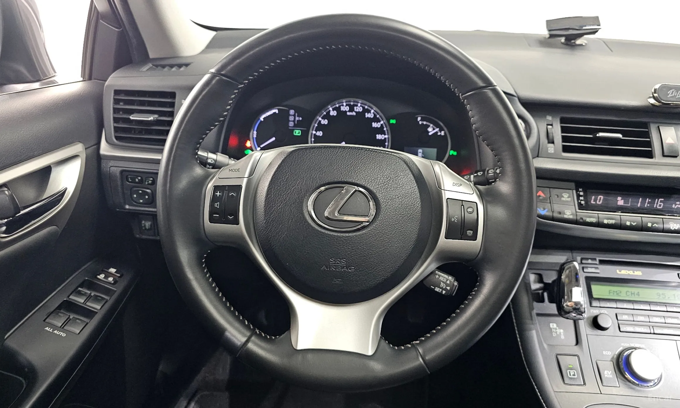 Lexus CT200h превью 12