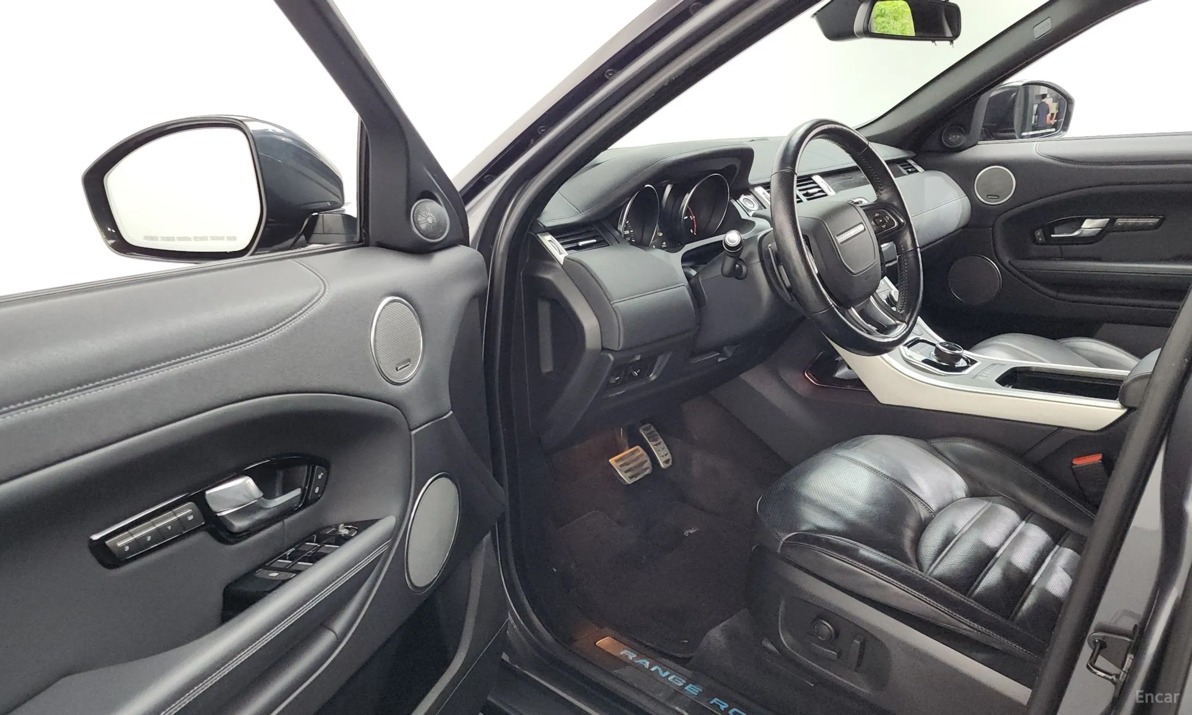 Land Rover Range Rover Evoque превью 10