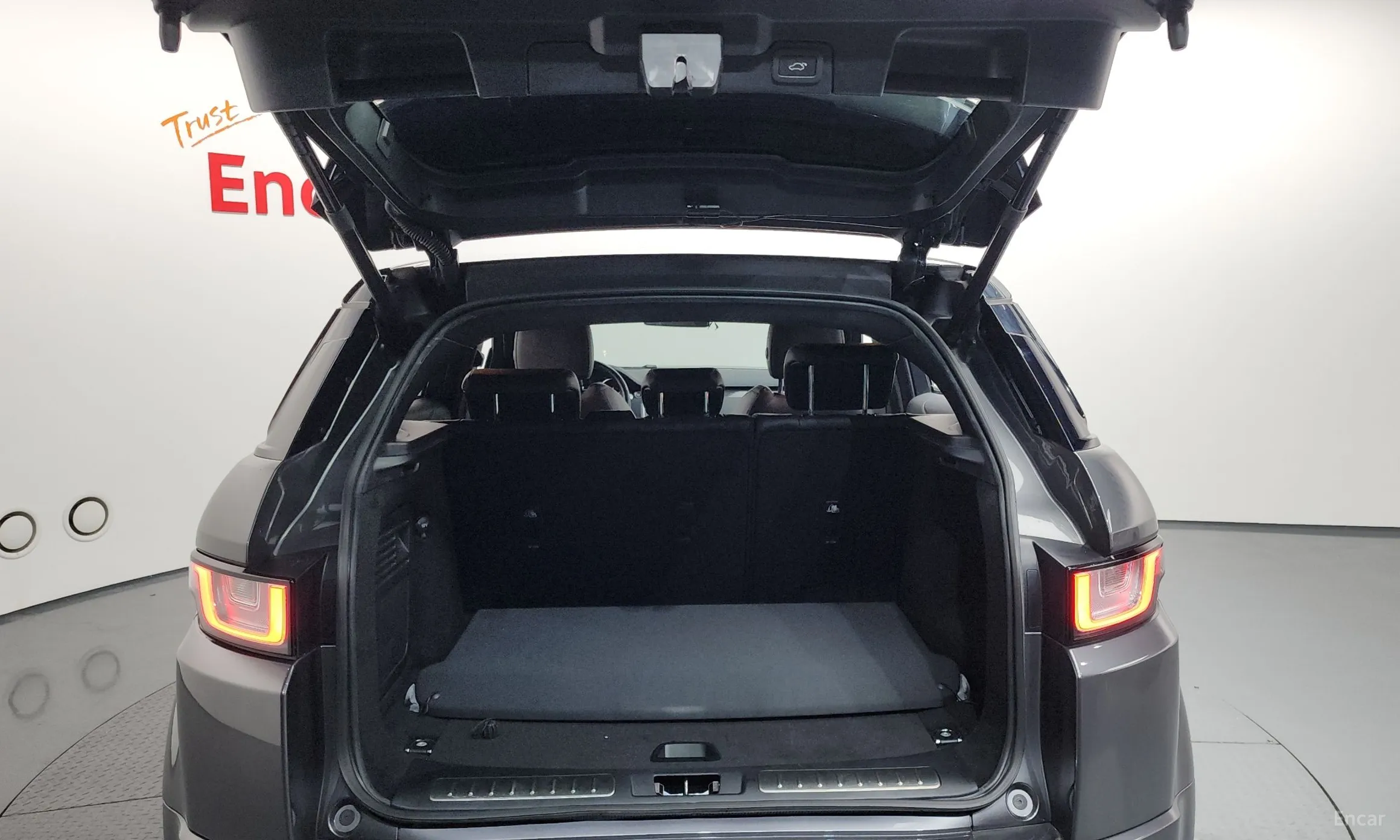 Land Rover Range Rover Evoque превью 18